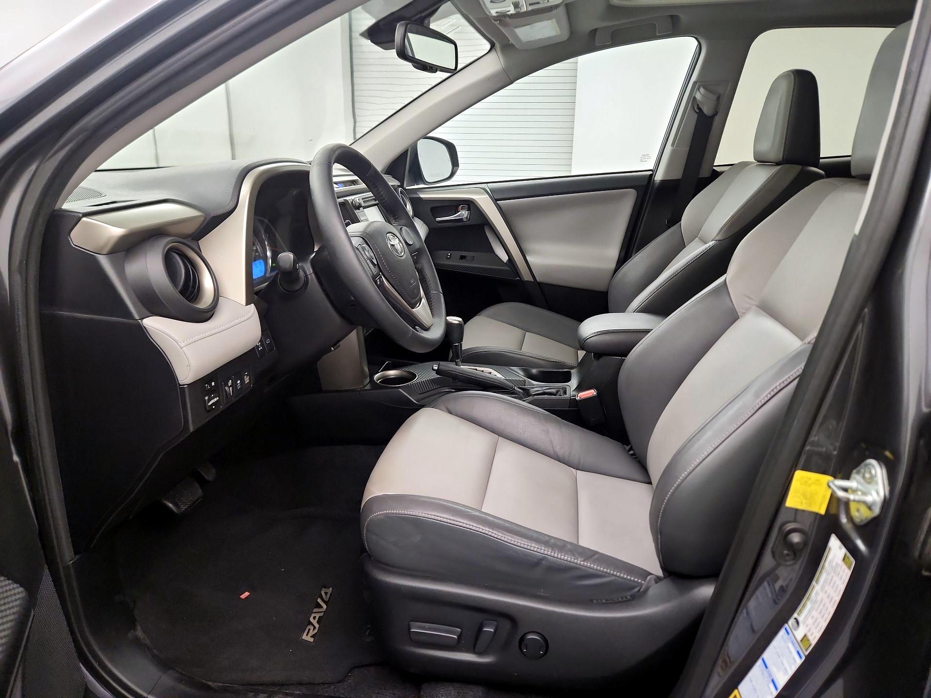 Thumbnail: 2015 Toyota RAV4 - 9