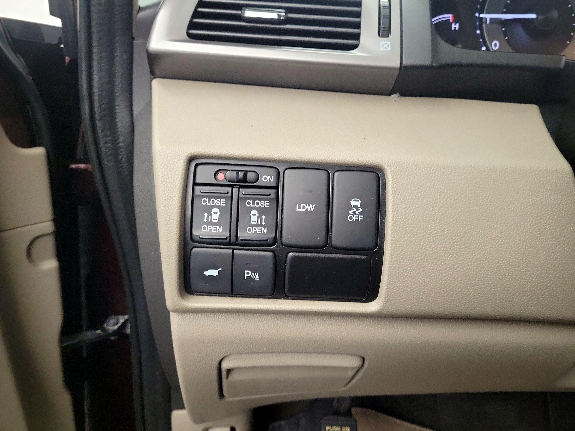 Thumbnail: 2015 Honda Odyssey - 11