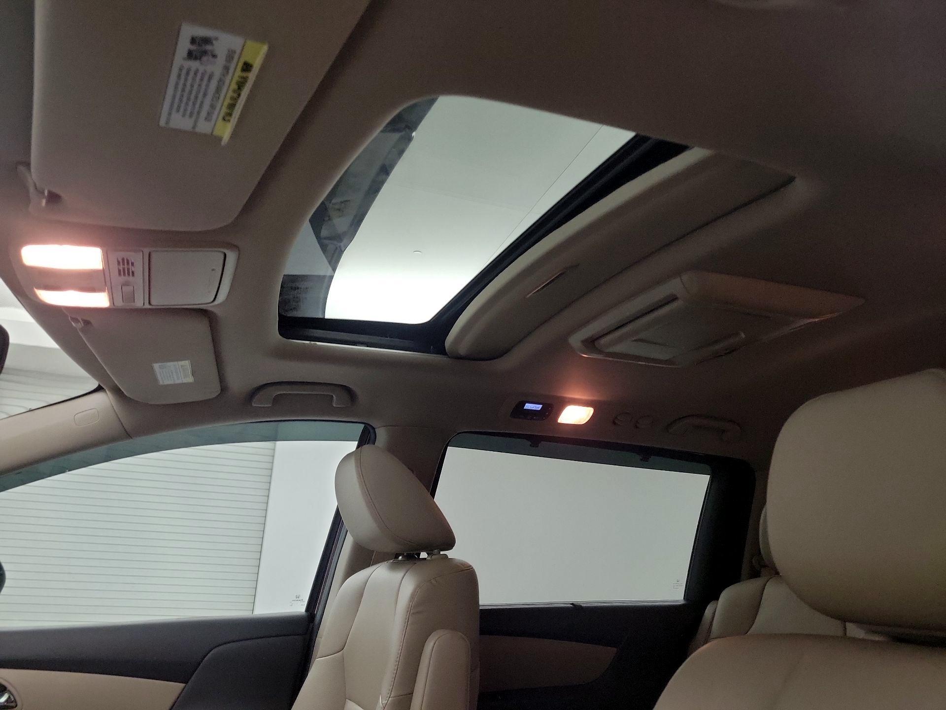 Thumbnail: 2015 Honda Odyssey - 18