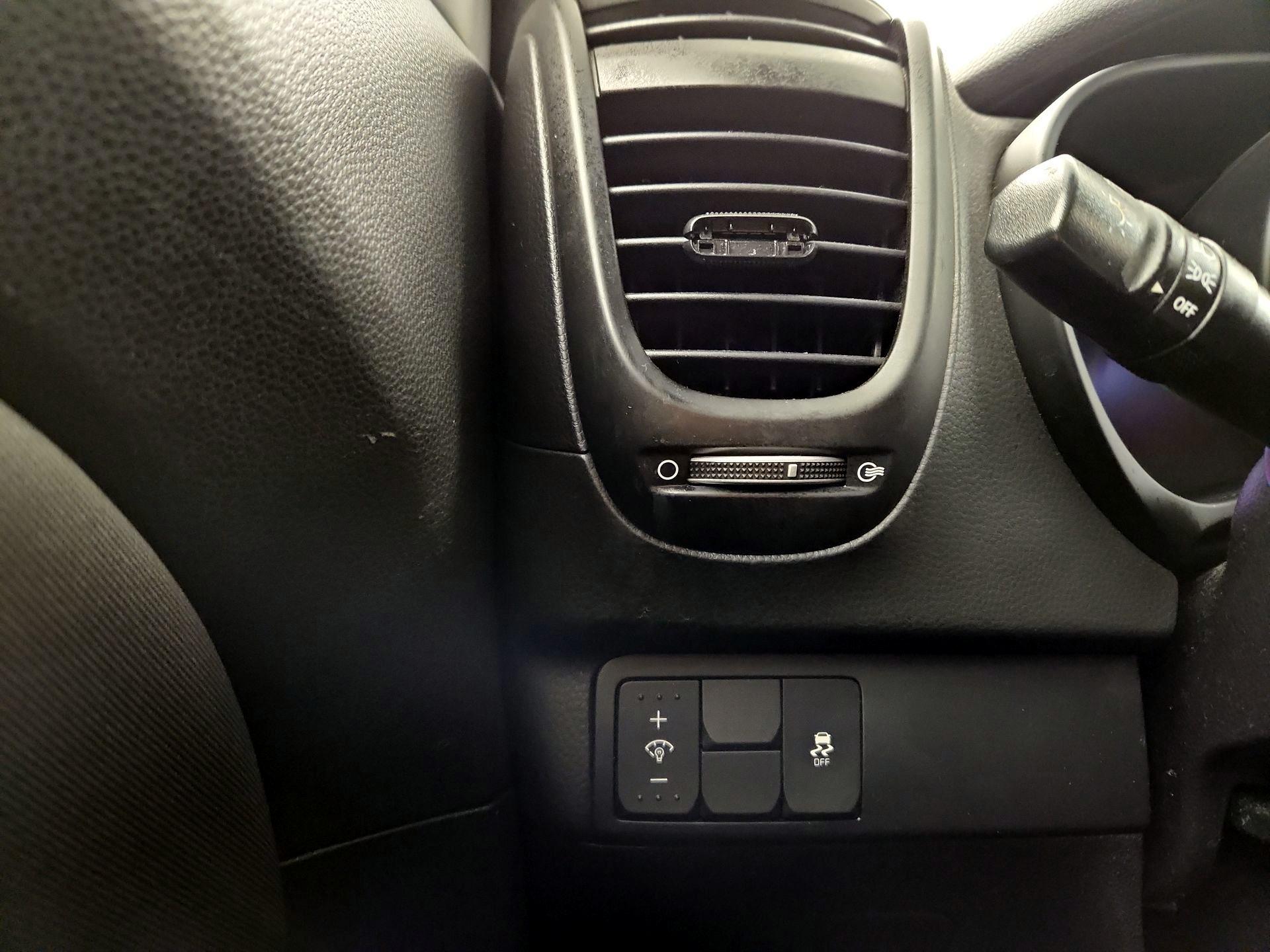 Thumbnail: 2017 Kia Soul - 11