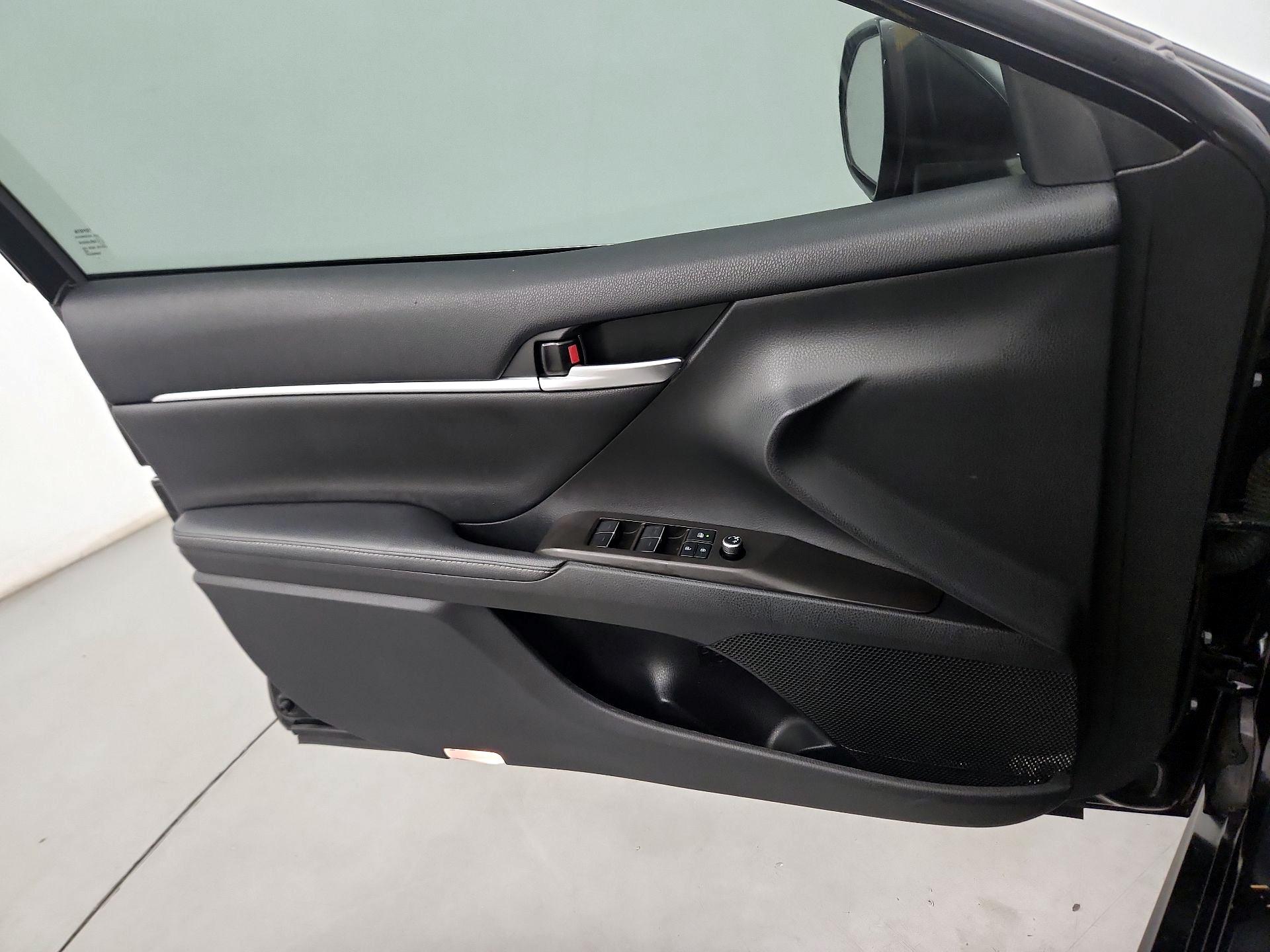 Thumbnail: 2022 Toyota Camry - 10