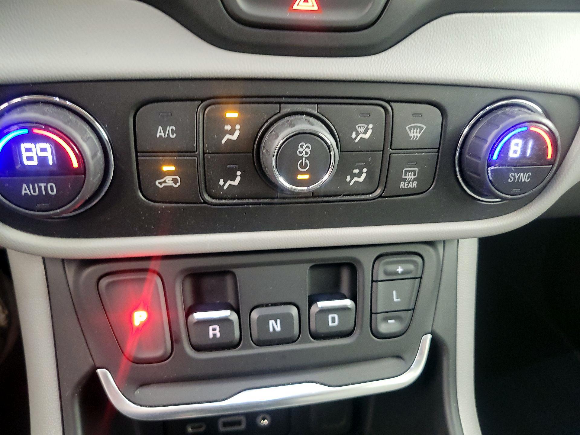 Thumbnail: 2020 GMC Terrain - 17