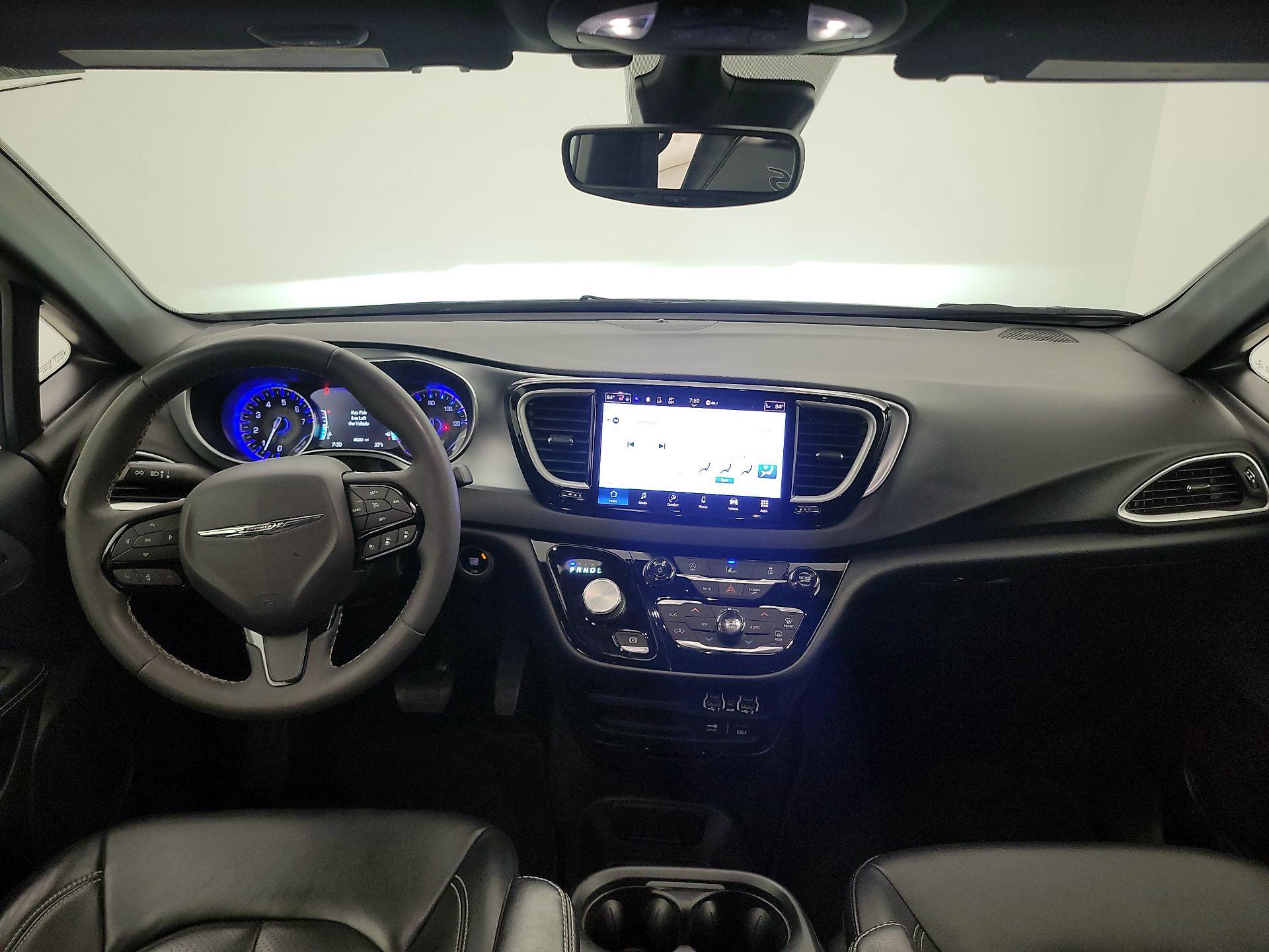 Thumbnail: 2022 Chrysler Pacifica - 9