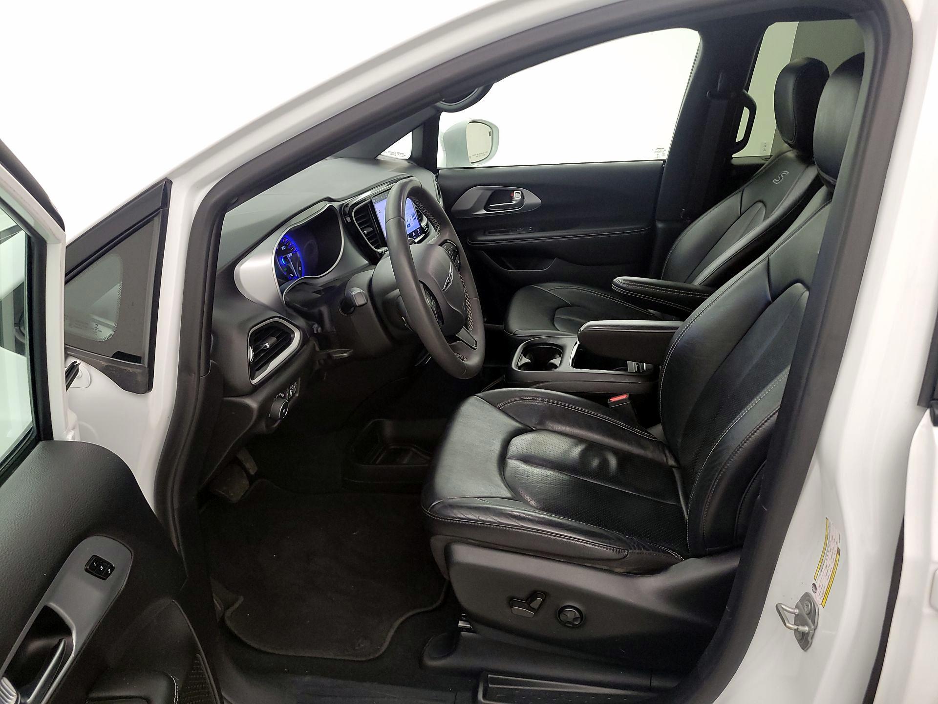 Thumbnail: 2022 Chrysler Pacifica - 11