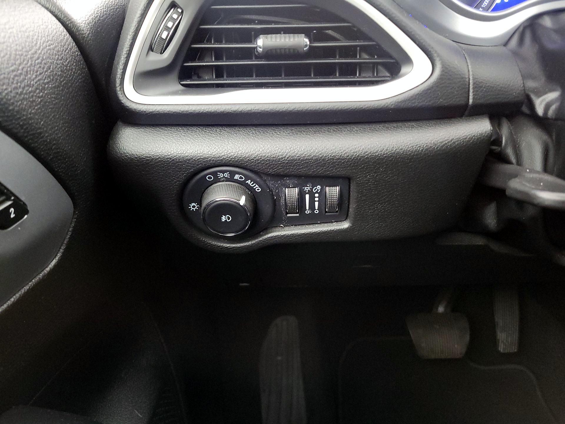 Thumbnail: 2022 Chrysler Pacifica - 13