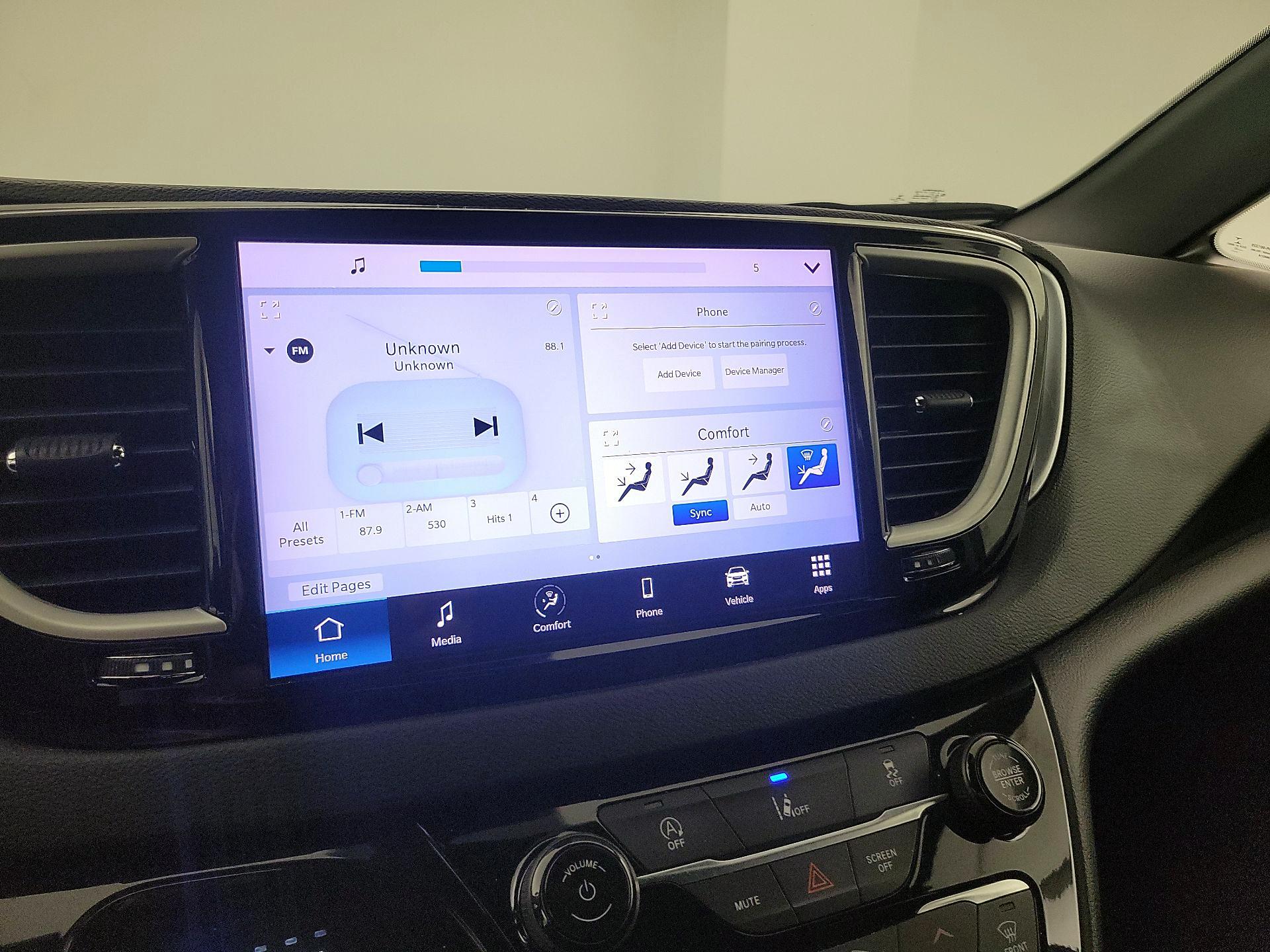 Thumbnail: 2022 Chrysler Pacifica - 15