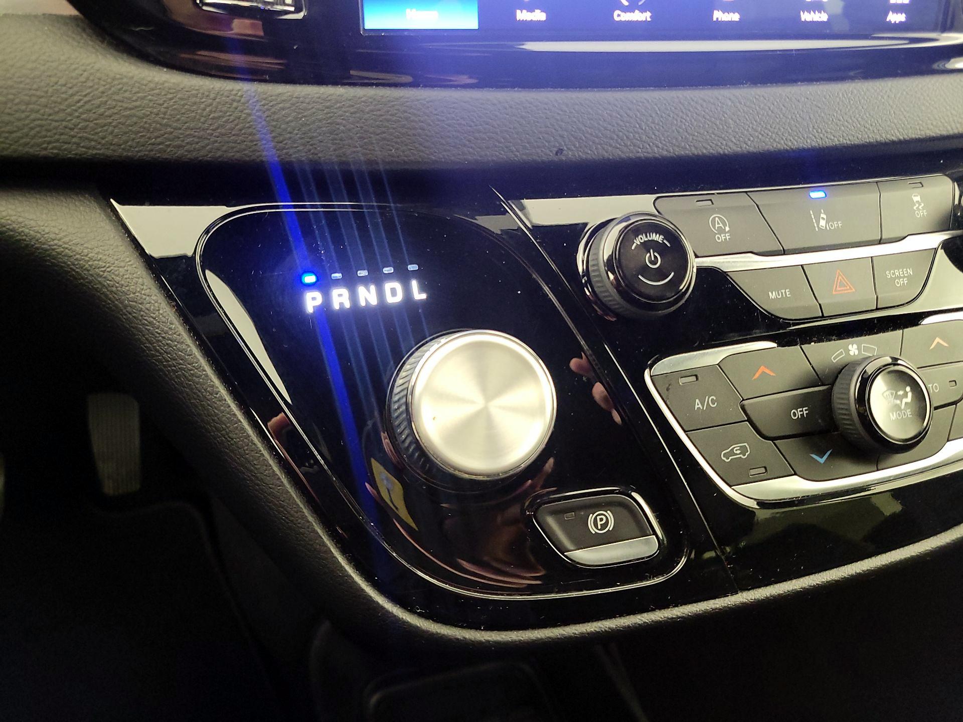 Thumbnail: 2022 Chrysler Pacifica - 17