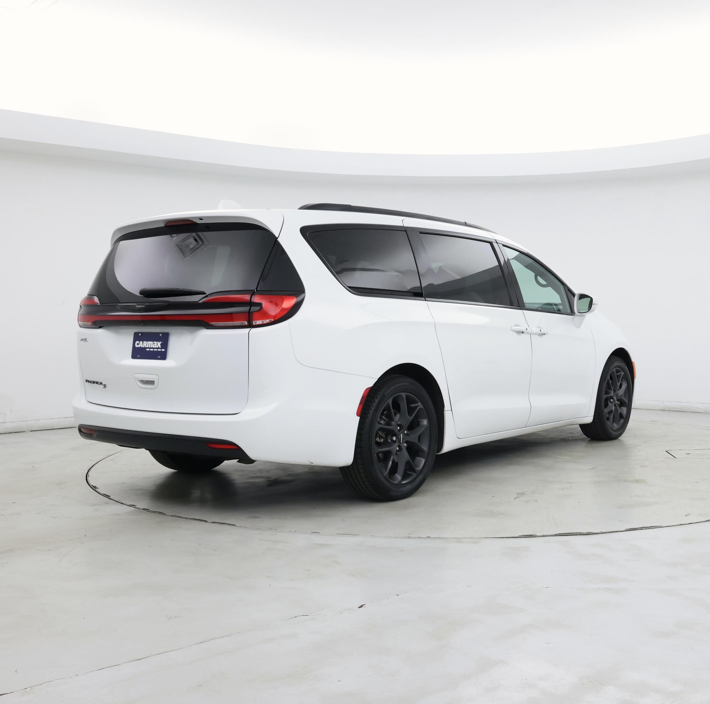 Thumbnail: 2022 Chrysler Pacifica - 8