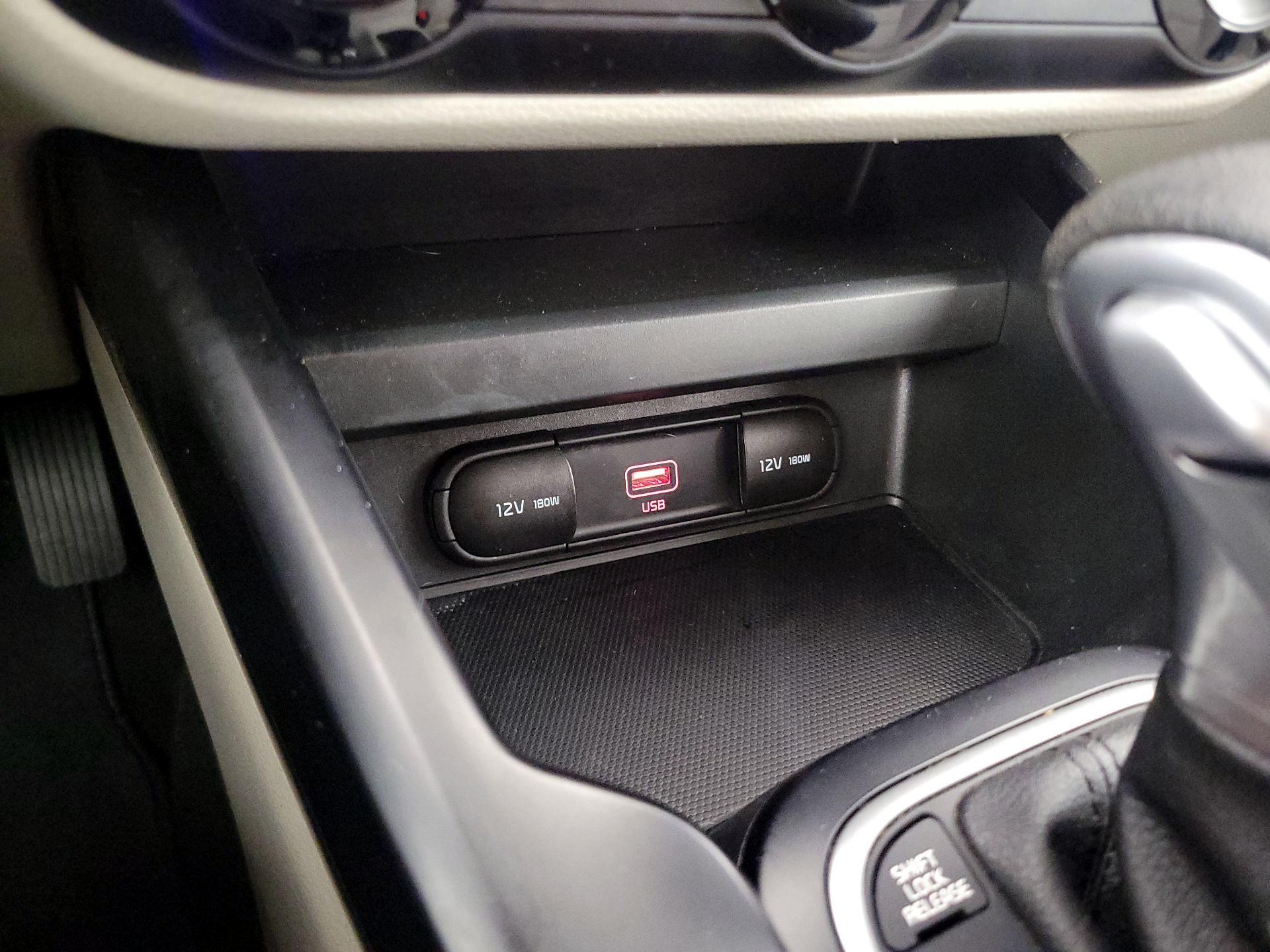 Thumbnail: 2020 Kia Soul - 18