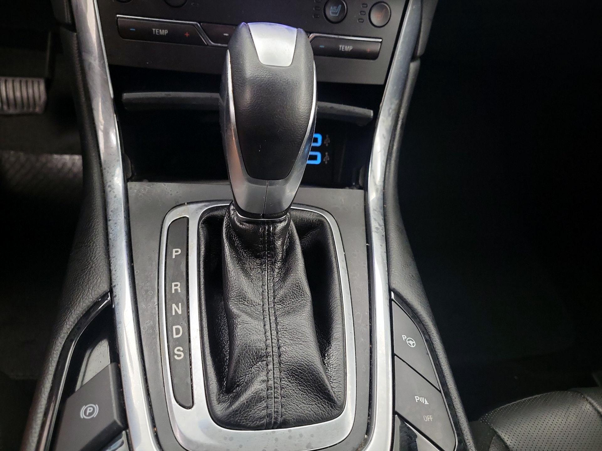 Thumbnail: 2017 Ford Edge - 16