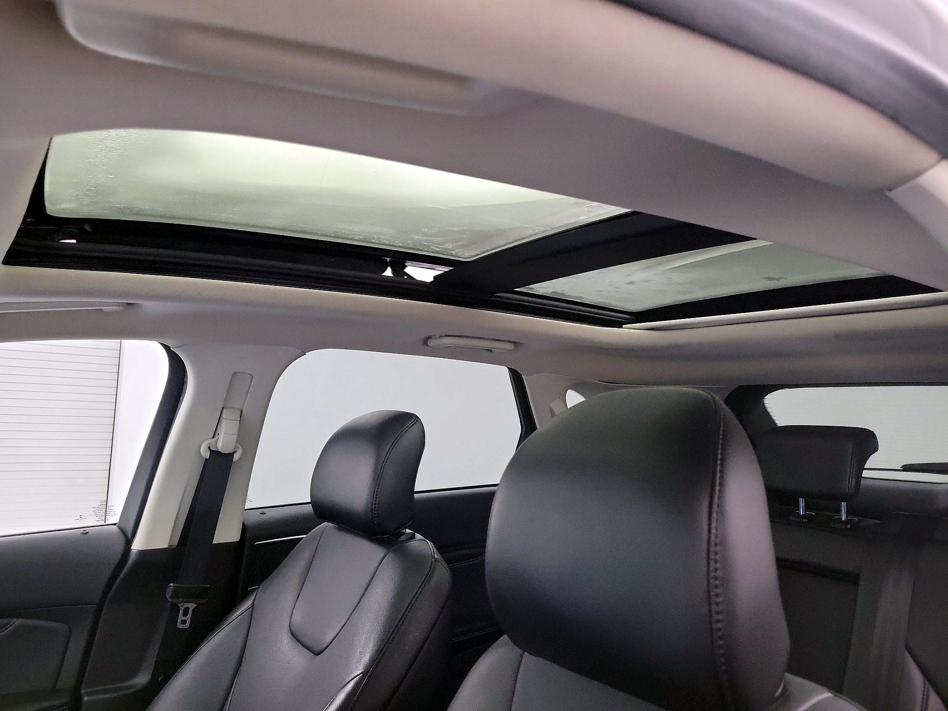 Thumbnail: 2017 Ford Edge - 18