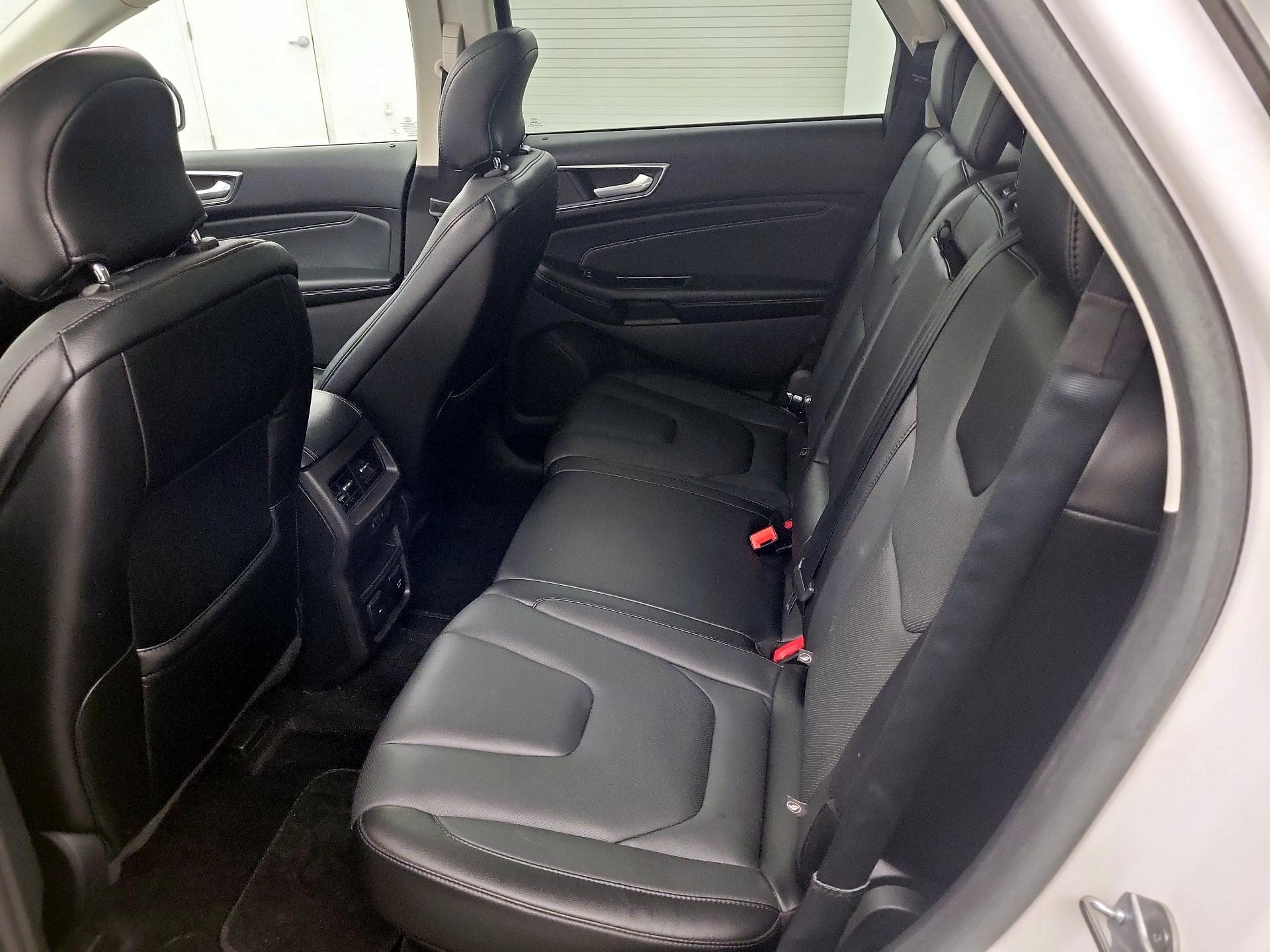 Thumbnail: 2017 Ford Edge - 19