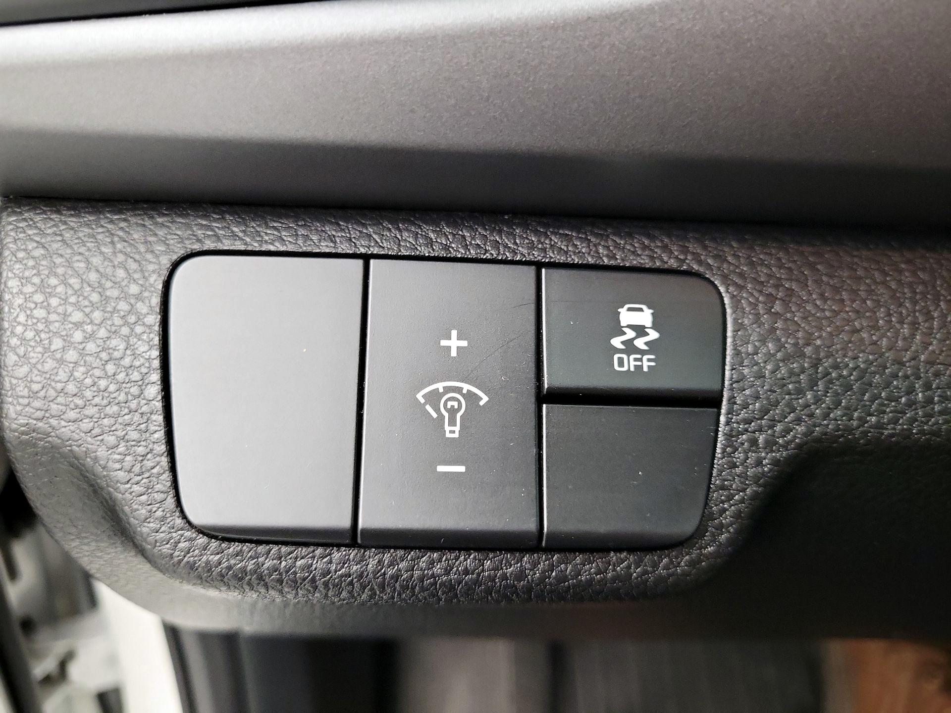 Thumbnail: 2019 Kia Rio5 - 11