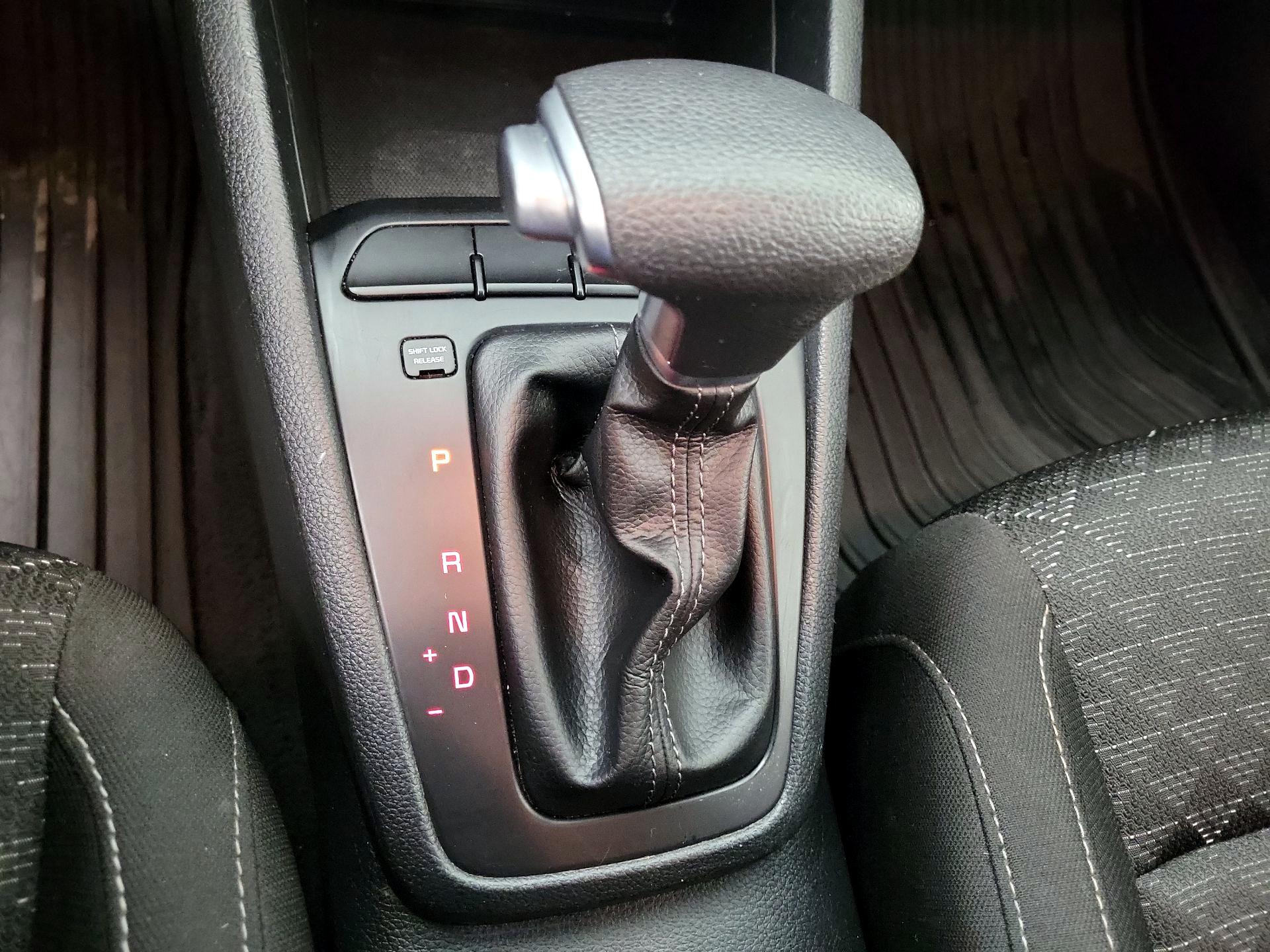 Thumbnail: 2019 Kia Rio5 - 15