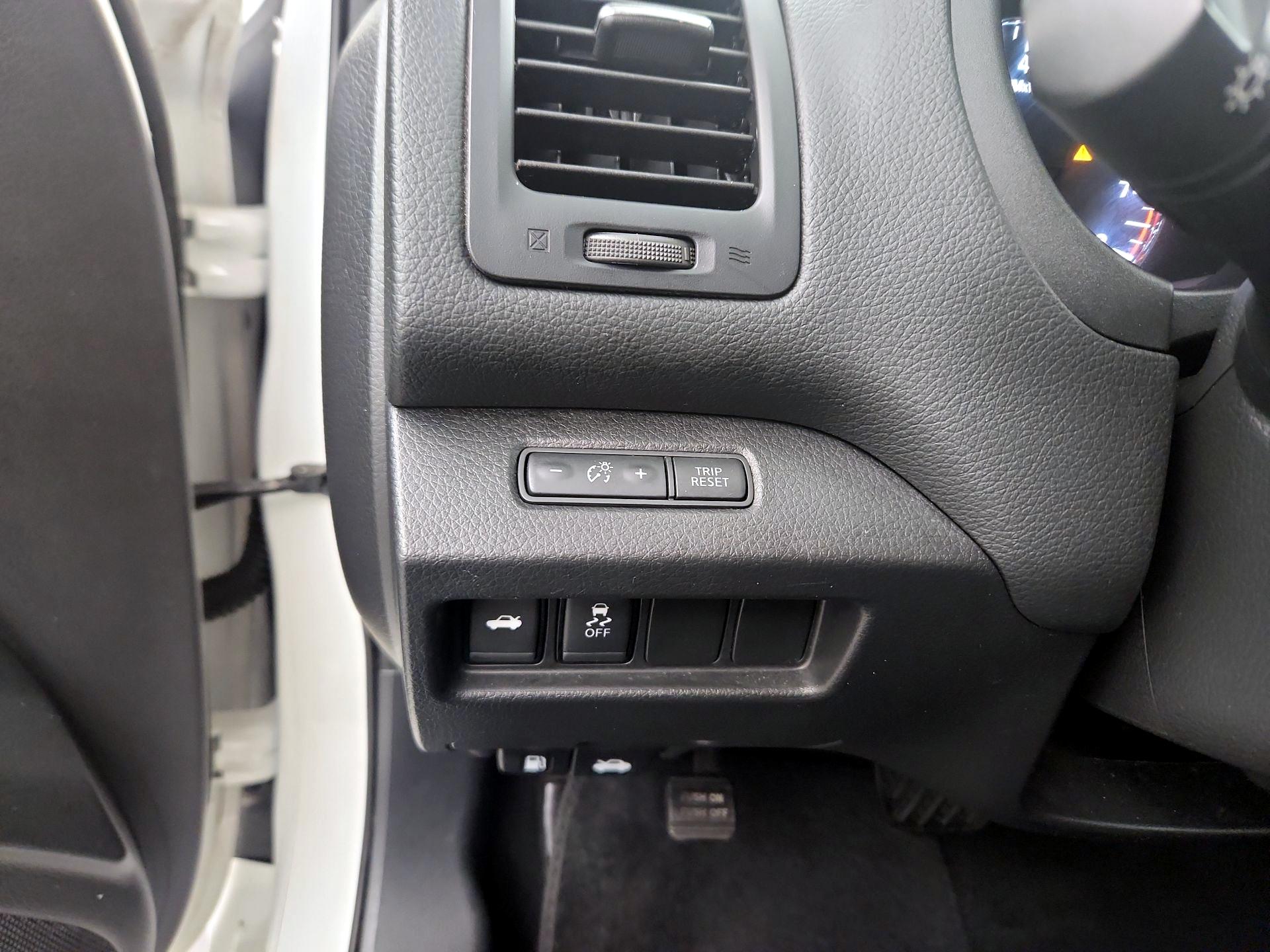 Thumbnail: 2018 Nissan Altima - 11