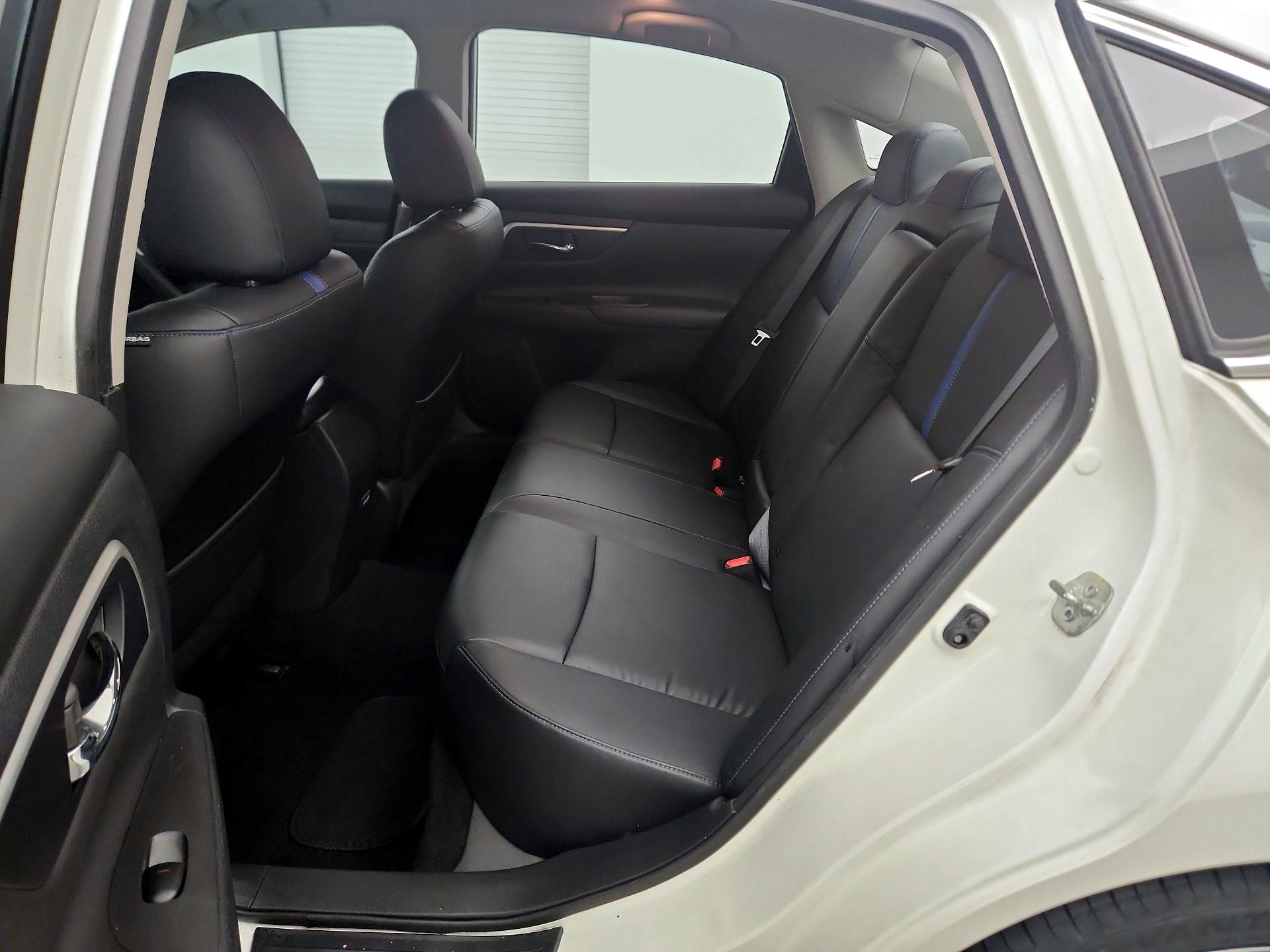 Thumbnail: 2018 Nissan Altima - 18