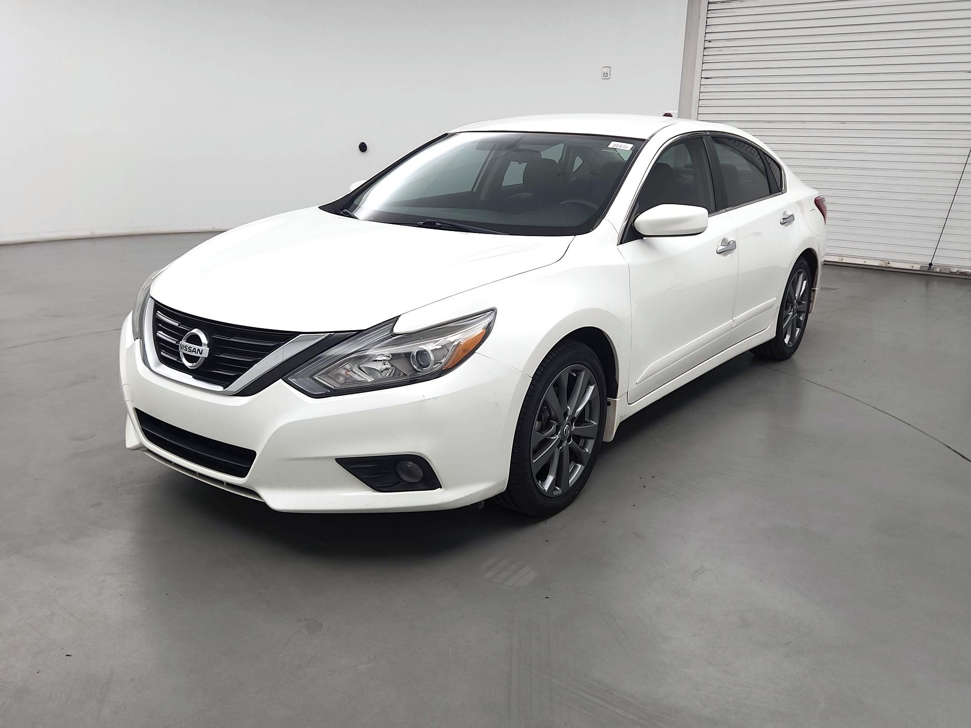 Thumbnail: 2018 Nissan Altima - 3