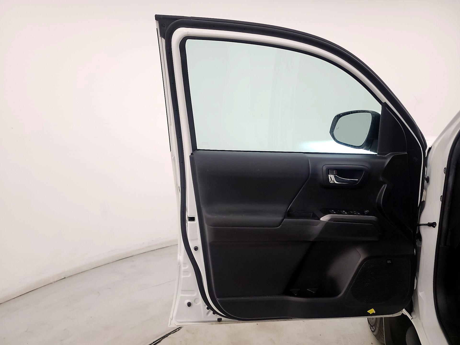 Thumbnail: 2022 Toyota Tacoma - 12