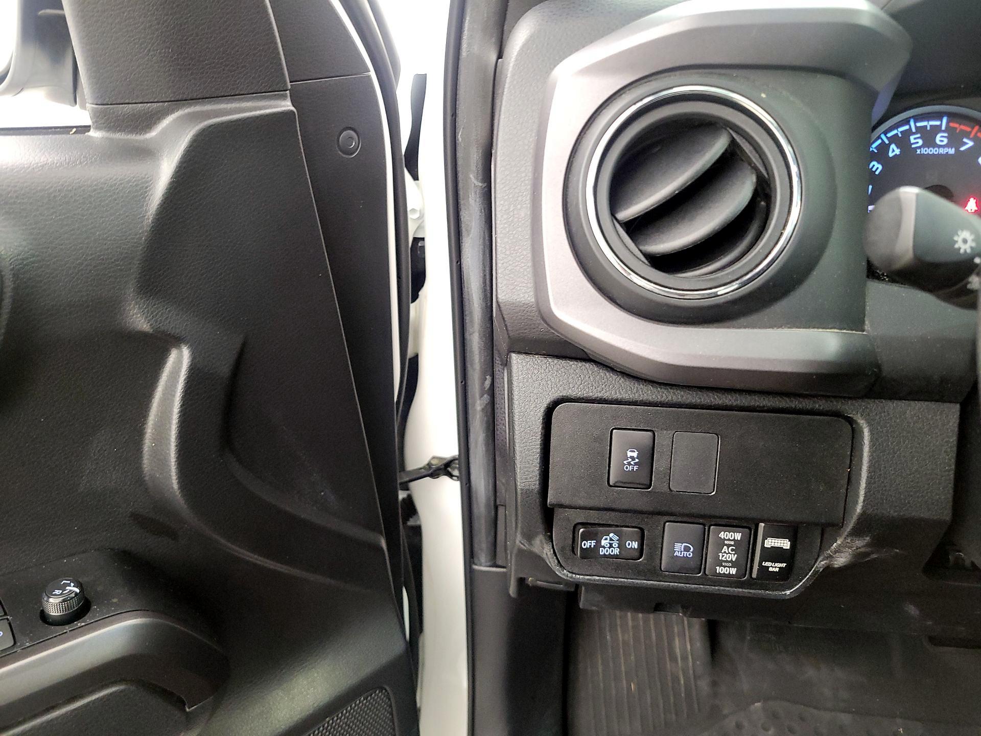 Thumbnail: 2022 Toyota Tacoma - 13