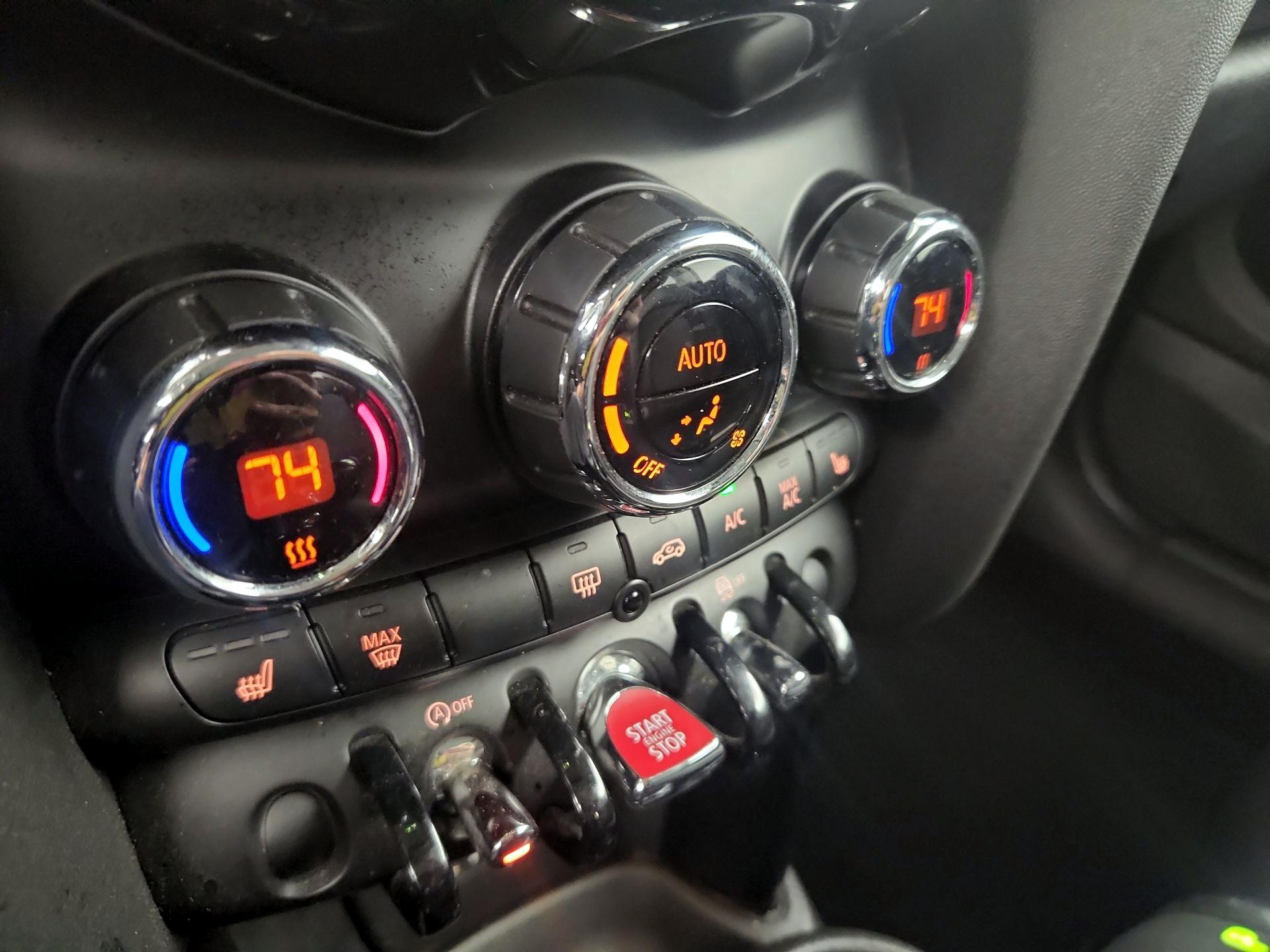 Thumbnail: 2019 MINI Cooper Hardtop - 14