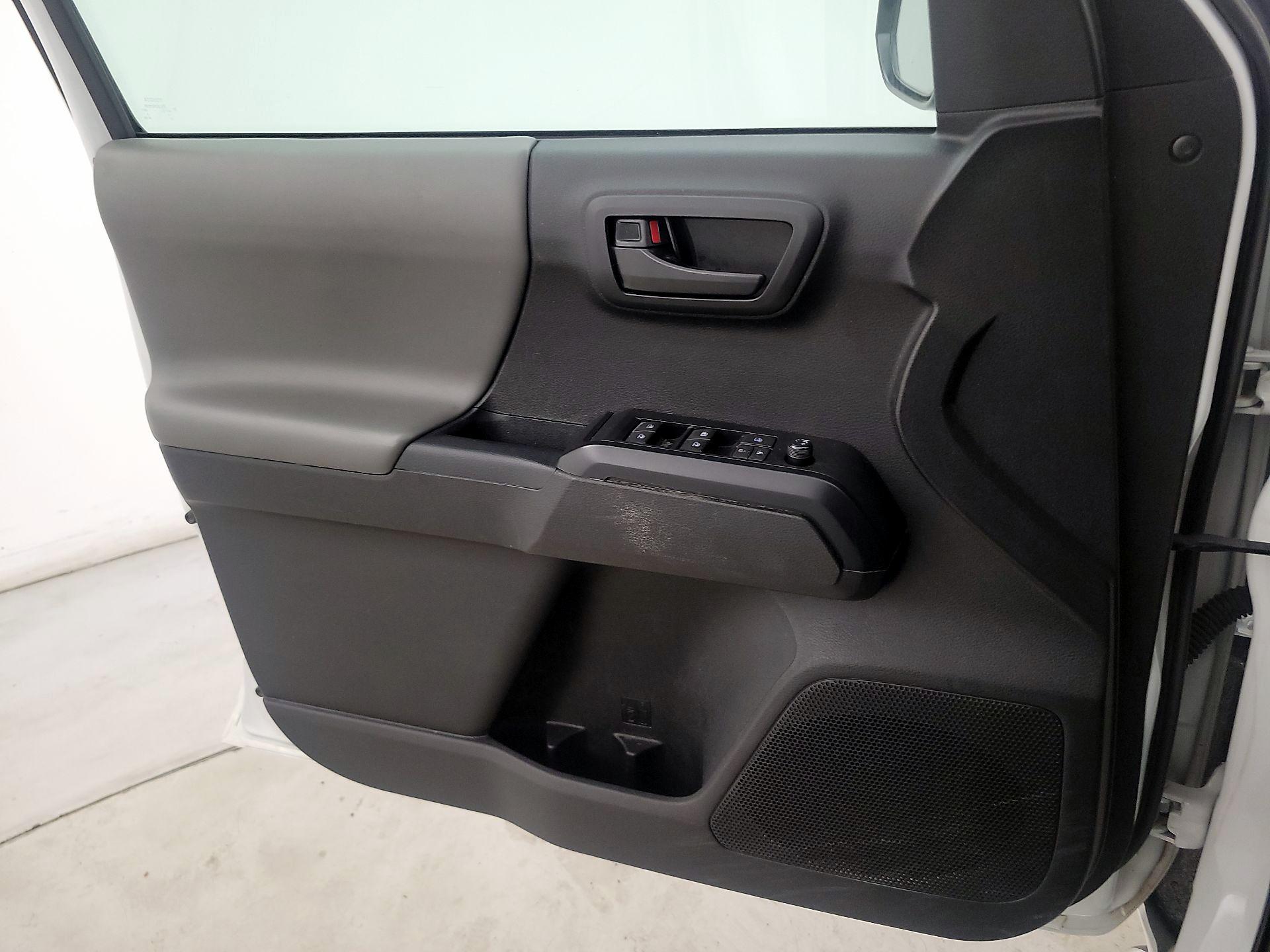 Thumbnail: 2022 Toyota Tacoma - 12