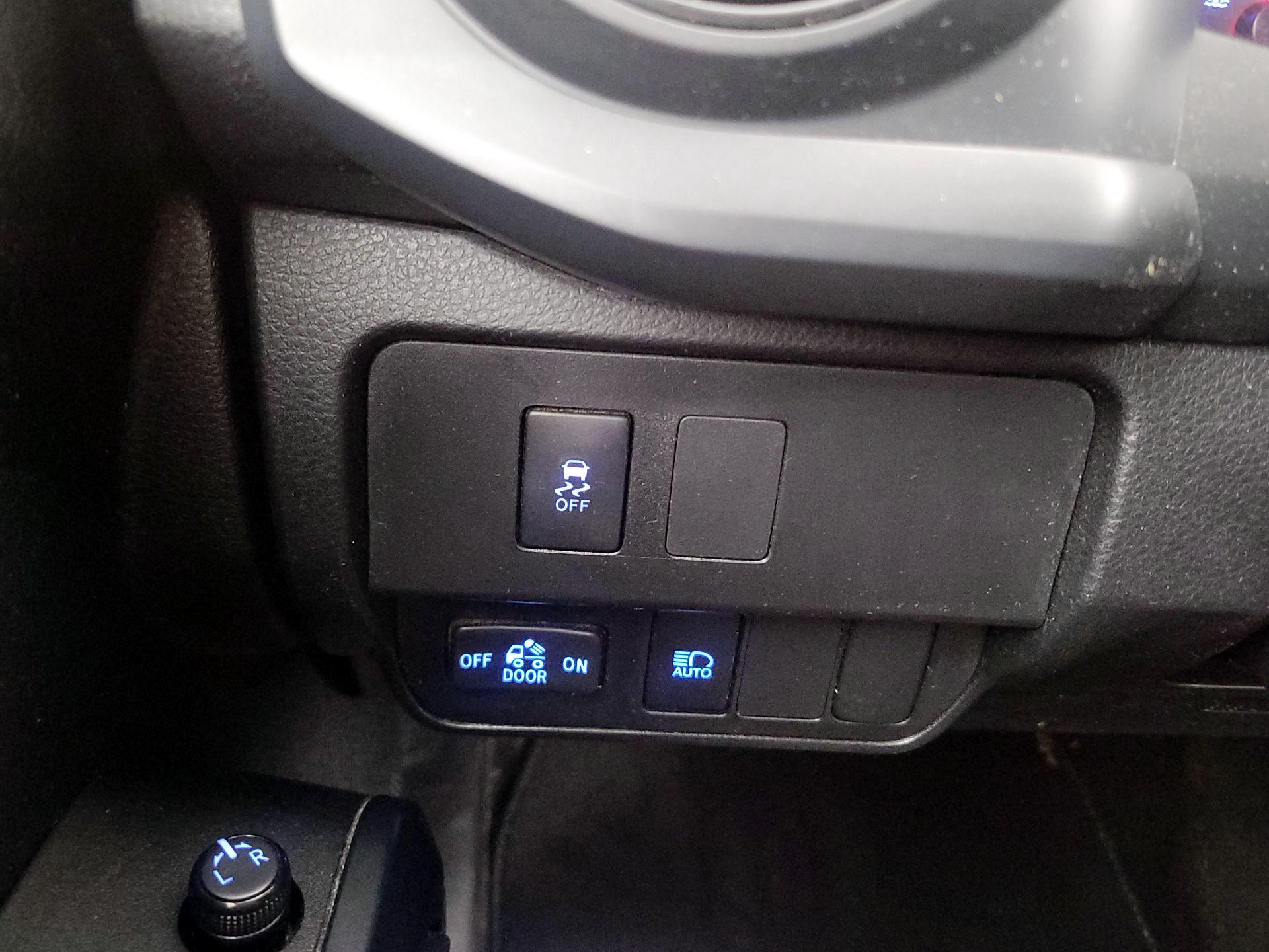 Thumbnail: 2022 Toyota Tacoma - 13