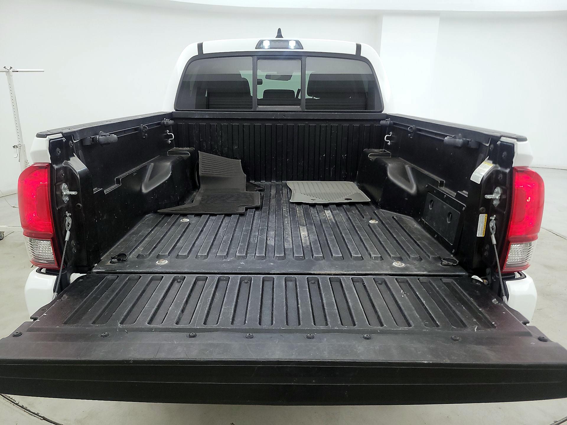 Thumbnail: 2022 Toyota Tacoma - 20