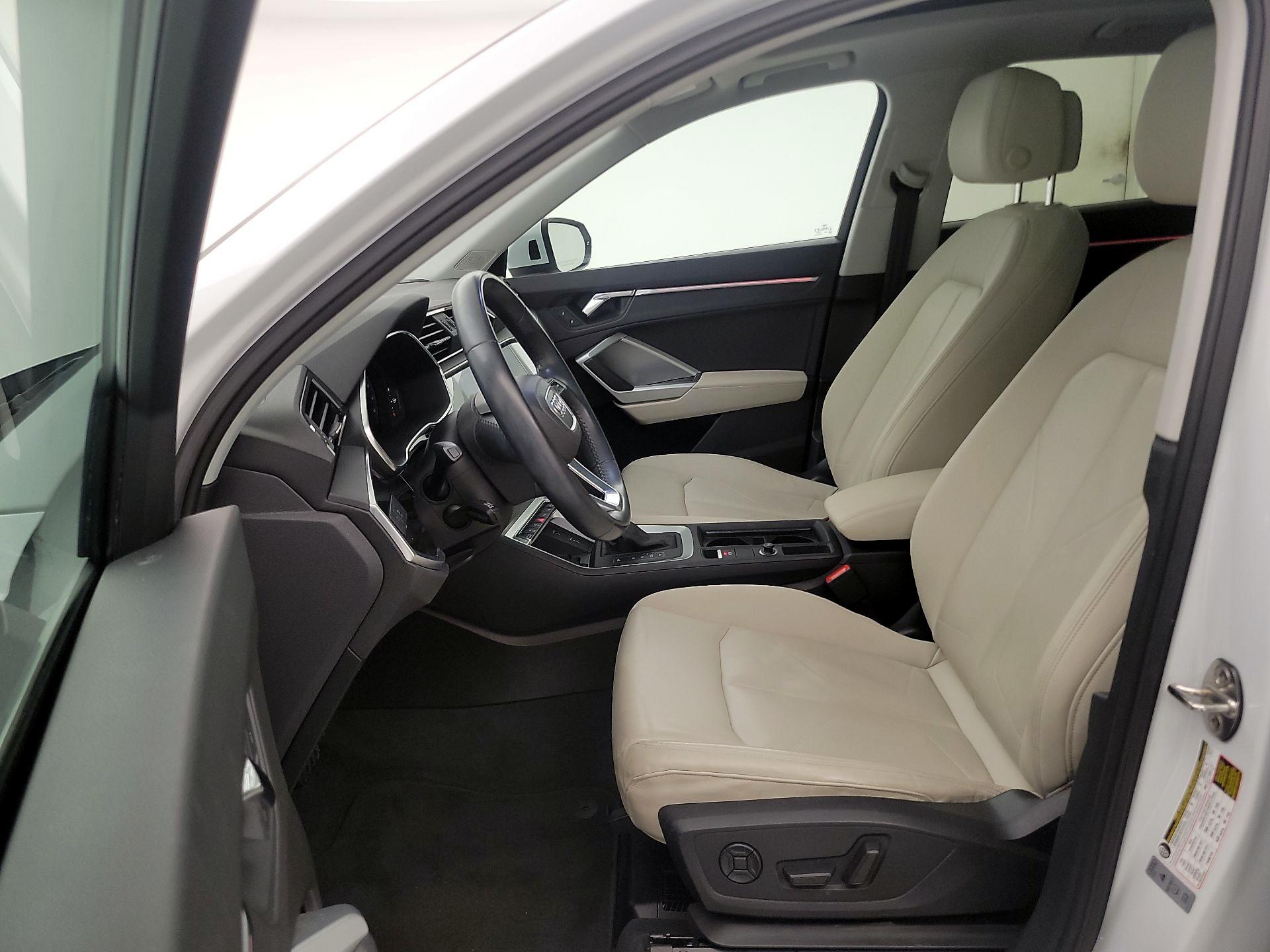 Thumbnail: 2020 Audi Q3 - 11