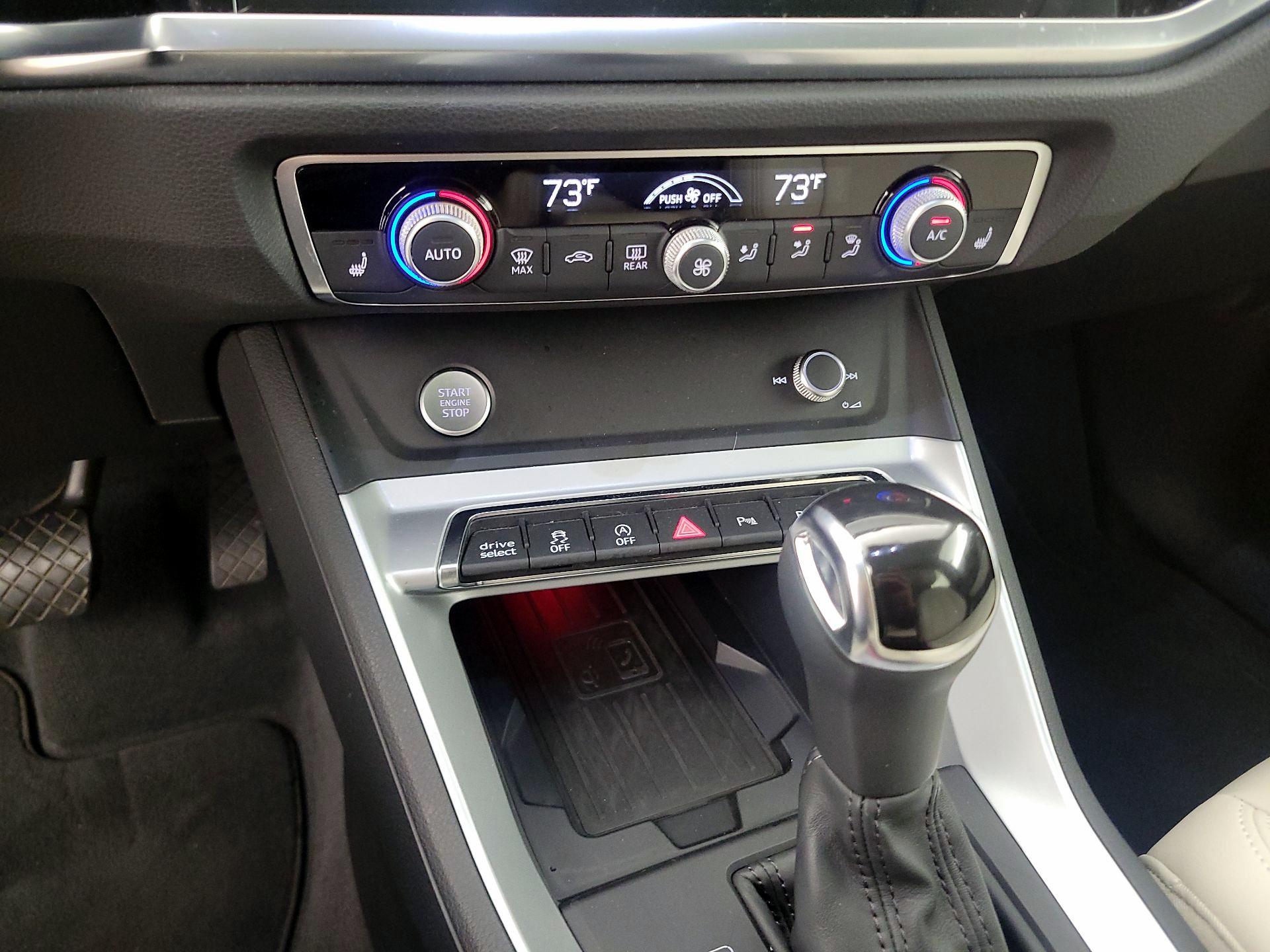 Thumbnail: 2020 Audi Q3 - 17