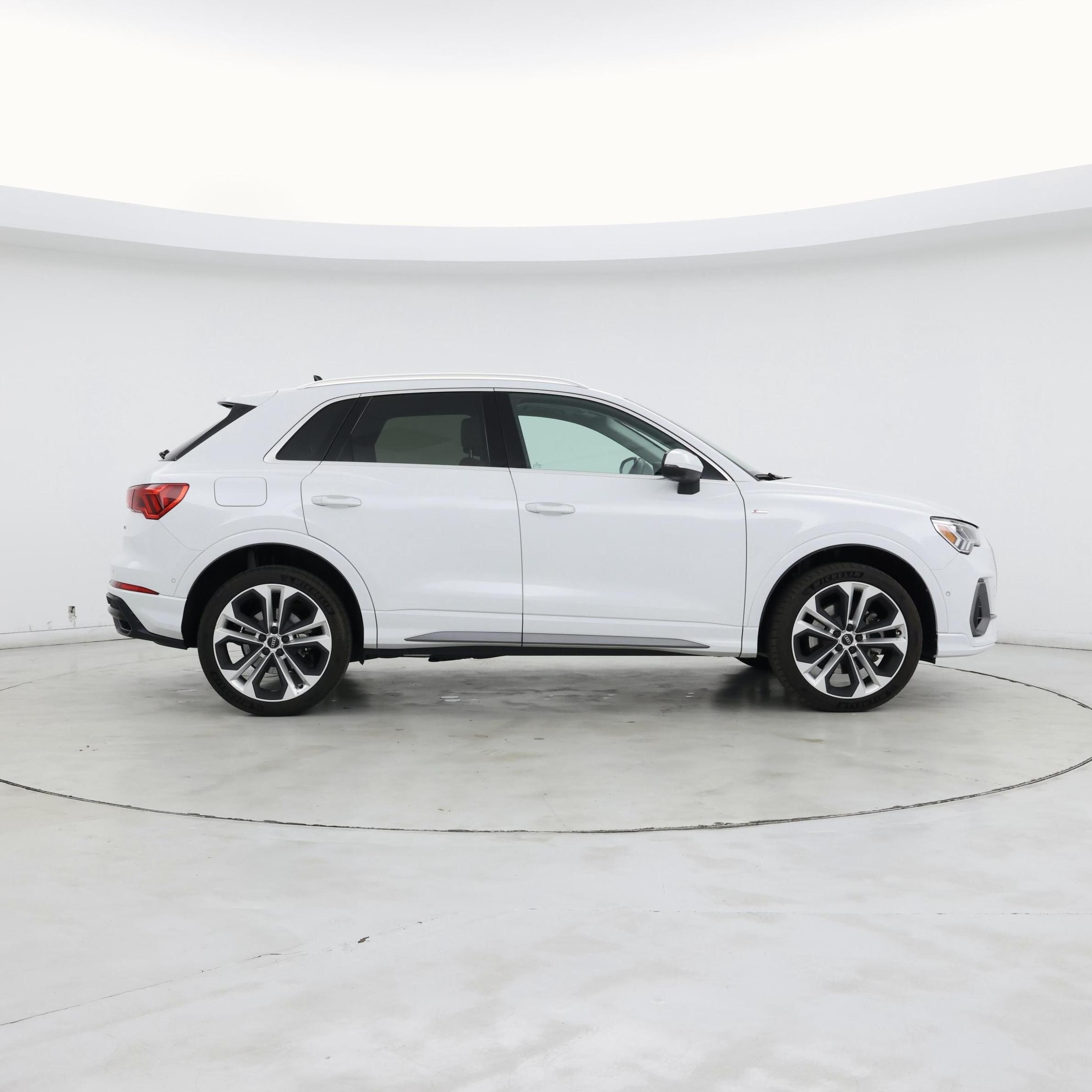Thumbnail: 2020 Audi Q3 - 7