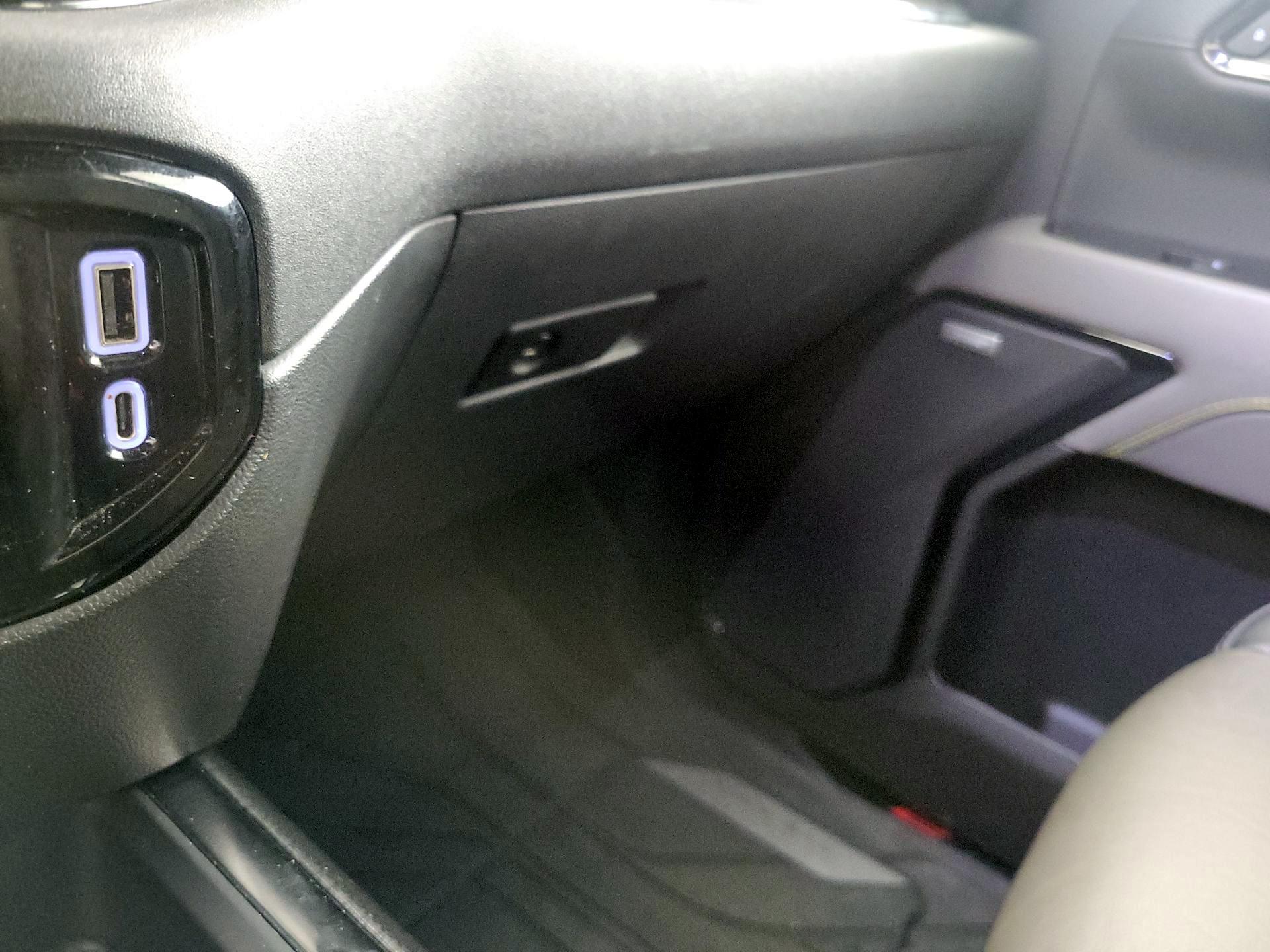 Thumbnail: 2022 Chevrolet Silverado 1500 - 19