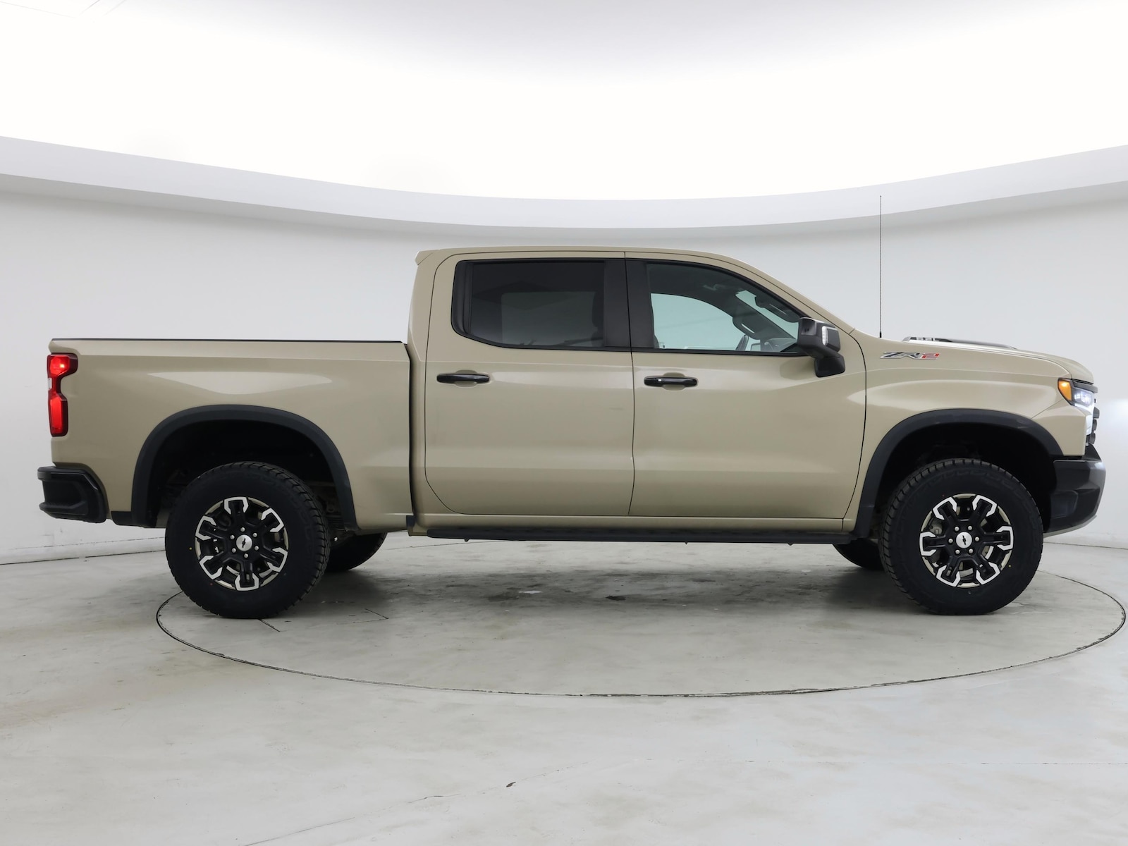 2022 Chevrolet Silverado 1500 ZR2 - Photo 8