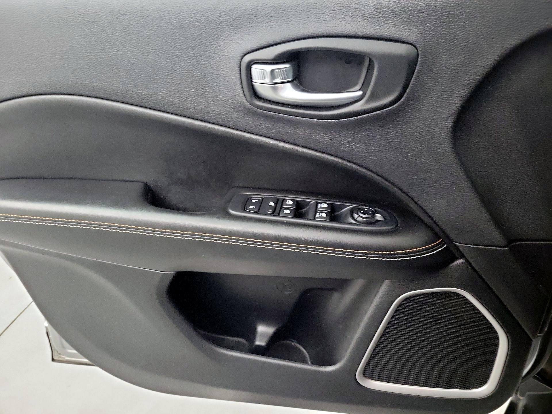 Thumbnail: 2021 Jeep Compass - 10