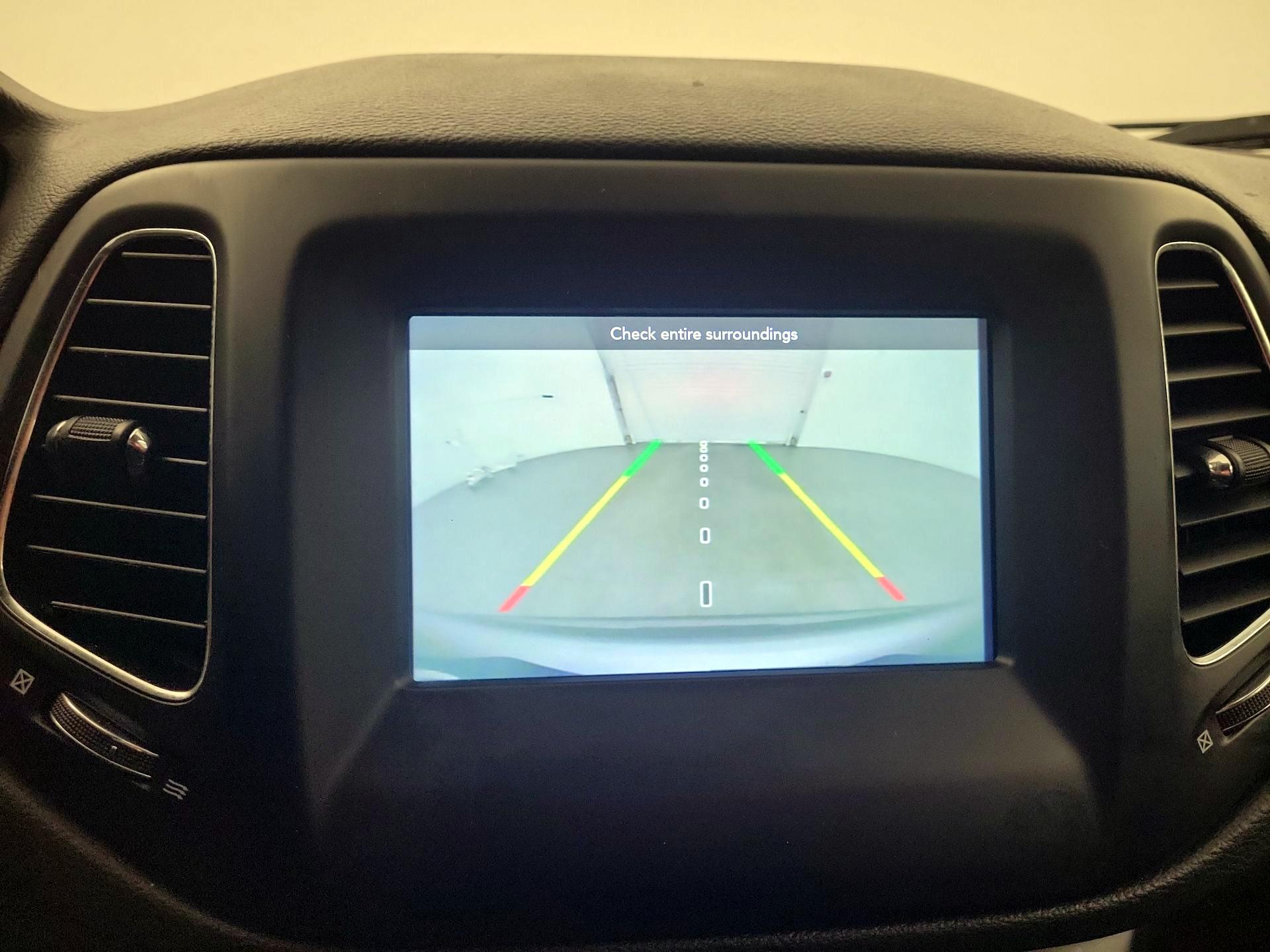 Thumbnail: 2021 Jeep Compass - 12