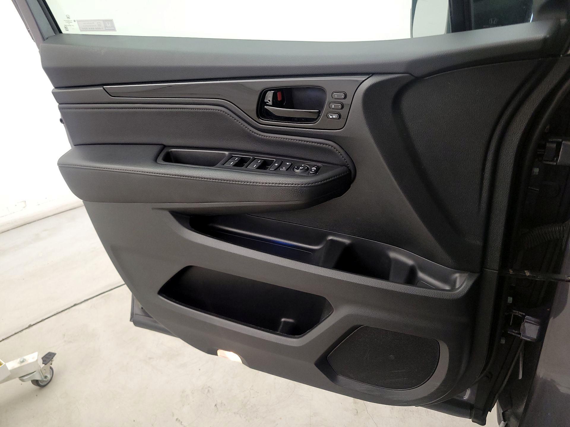 Thumbnail: 2022 Honda Odyssey - 12