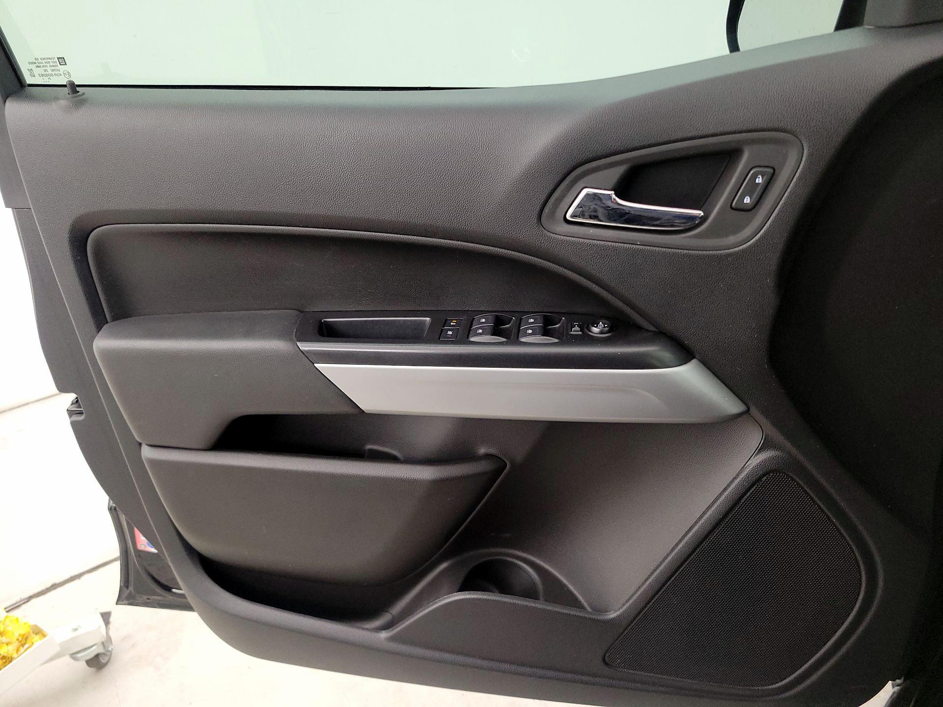 Thumbnail: 2022 Chevrolet Colorado - 12