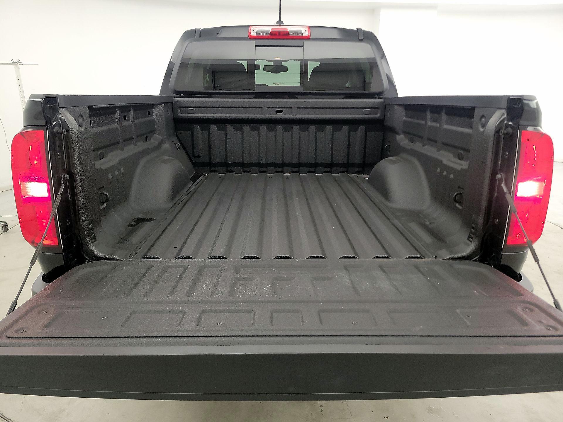 Thumbnail: 2022 Chevrolet Colorado - 20