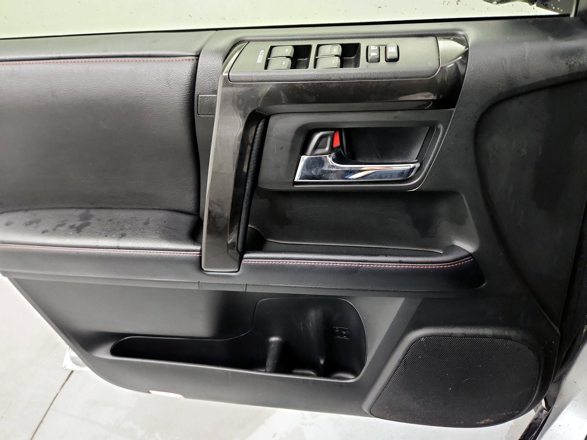 Thumbnail: 2019 Toyota 4Runner - 10