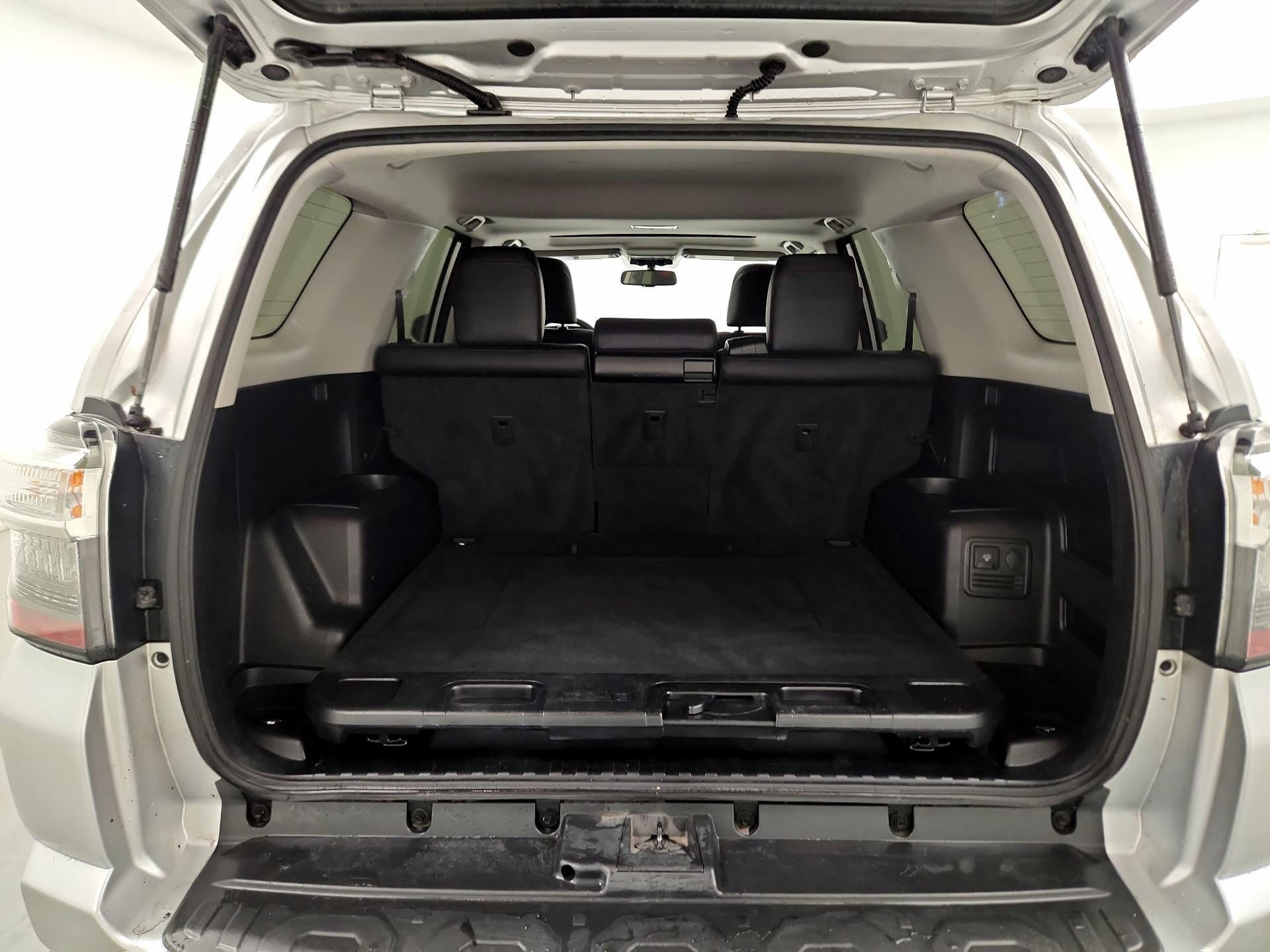 Thumbnail: 2019 Toyota 4Runner - 19