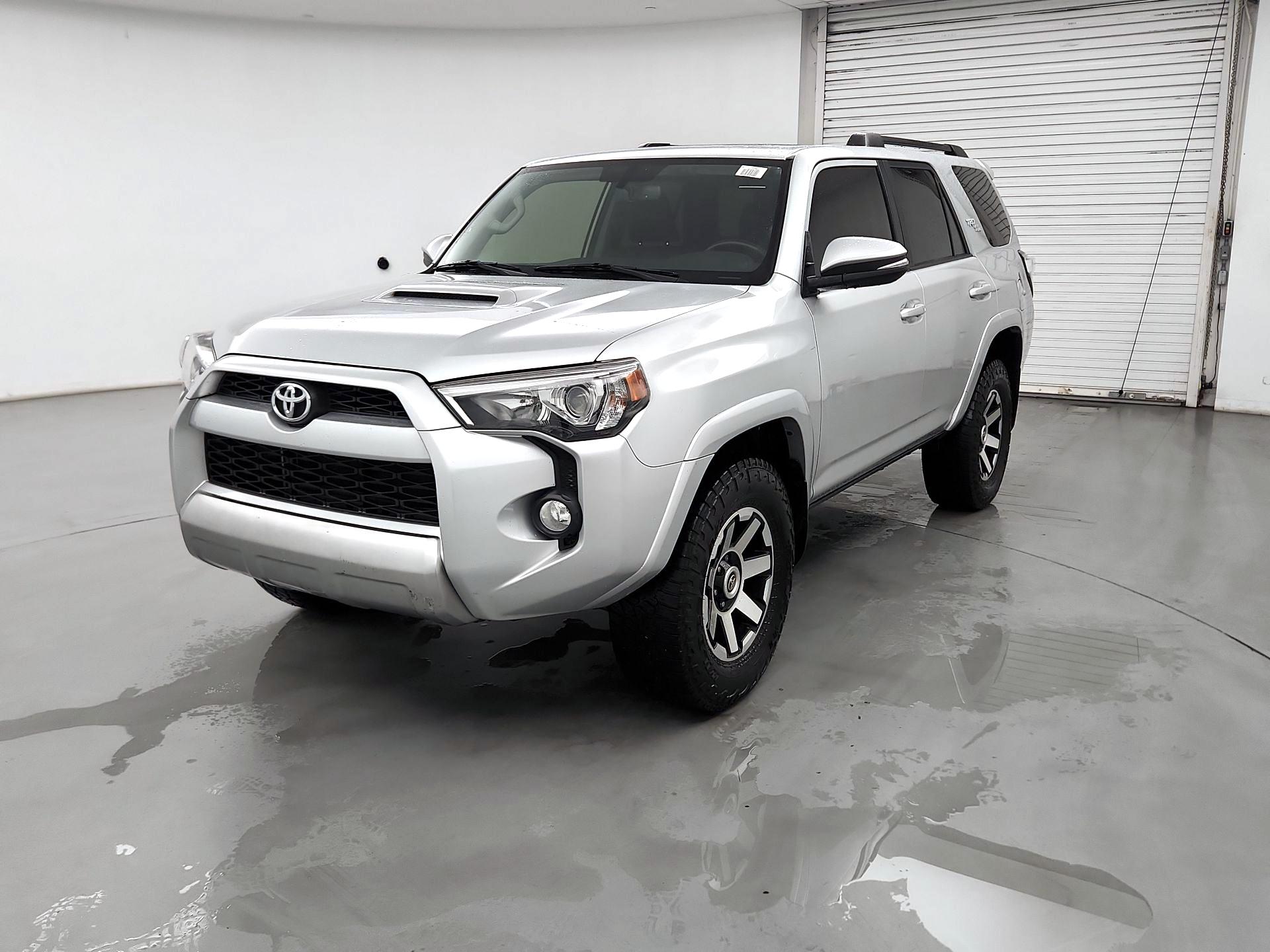 Thumbnail: 2019 Toyota 4Runner - 3