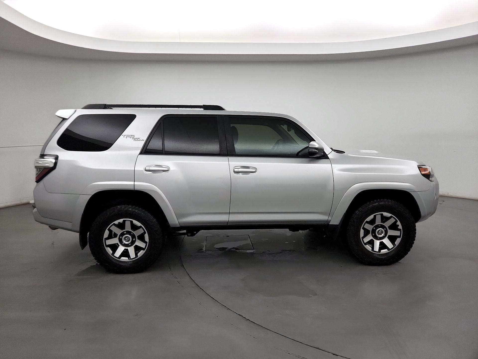 Thumbnail: 2019 Toyota 4Runner - 4