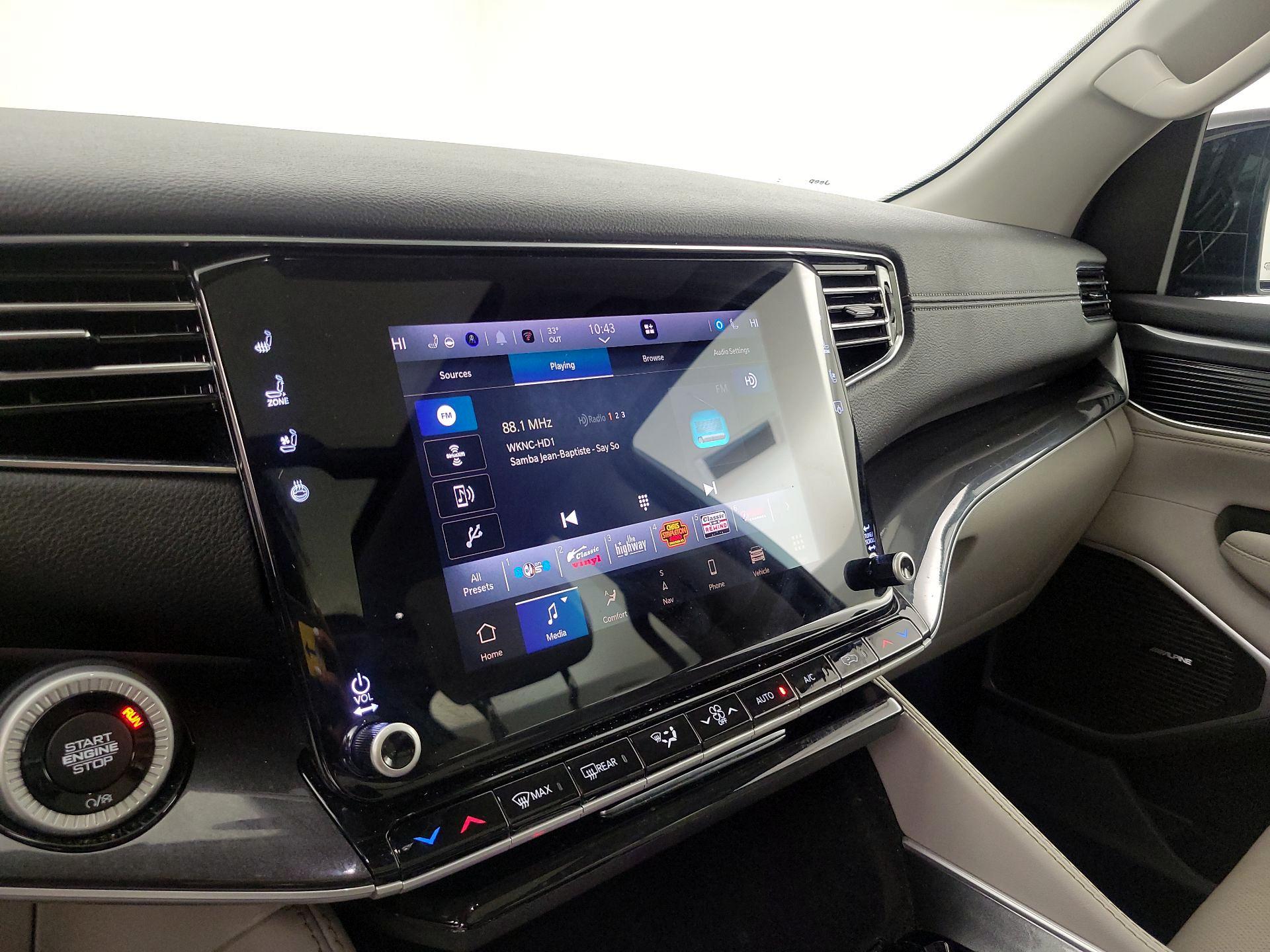 Thumbnail: 2023 Jeep Wagoneer - 16