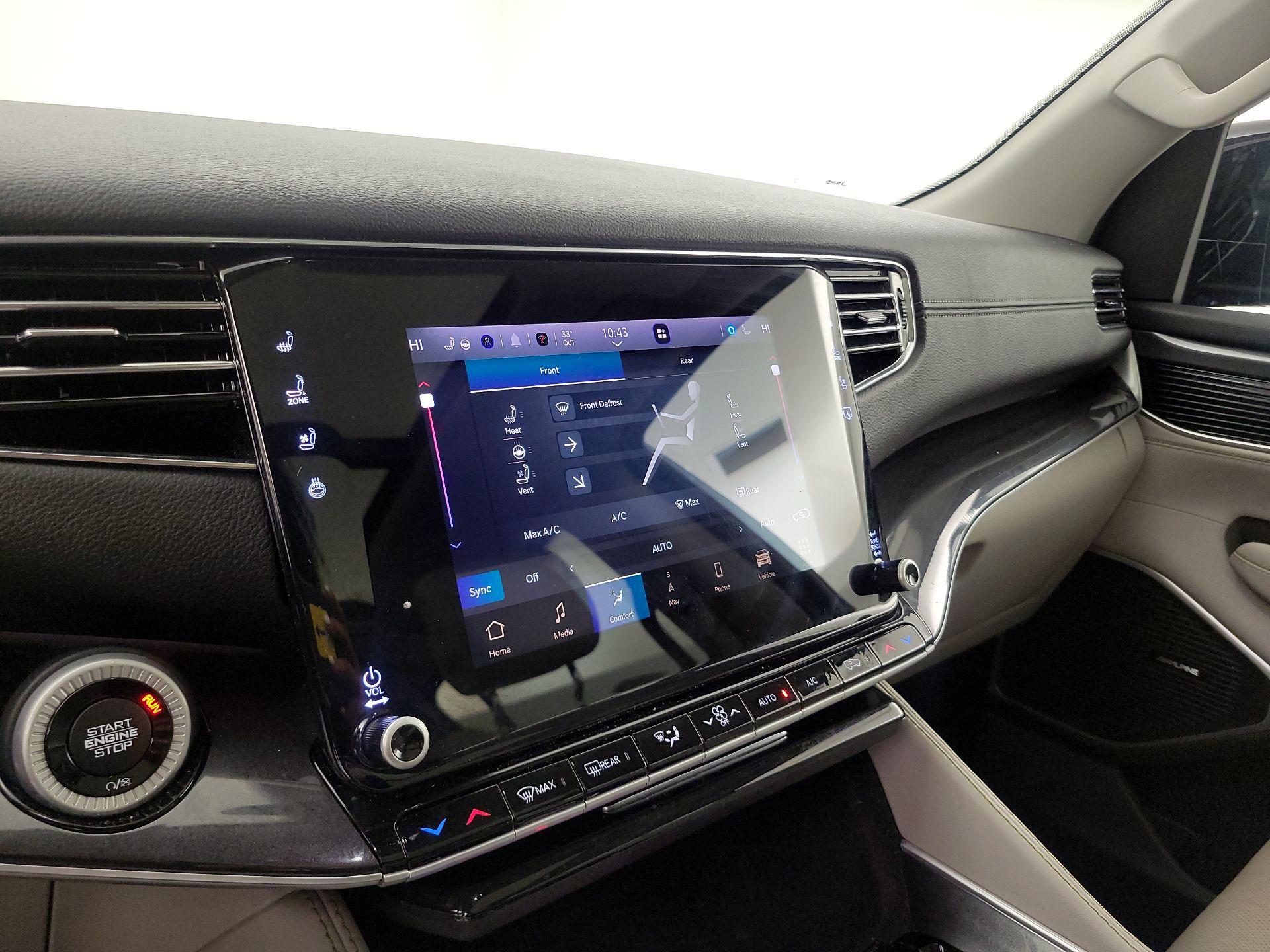 Thumbnail: 2023 Jeep Wagoneer - 17