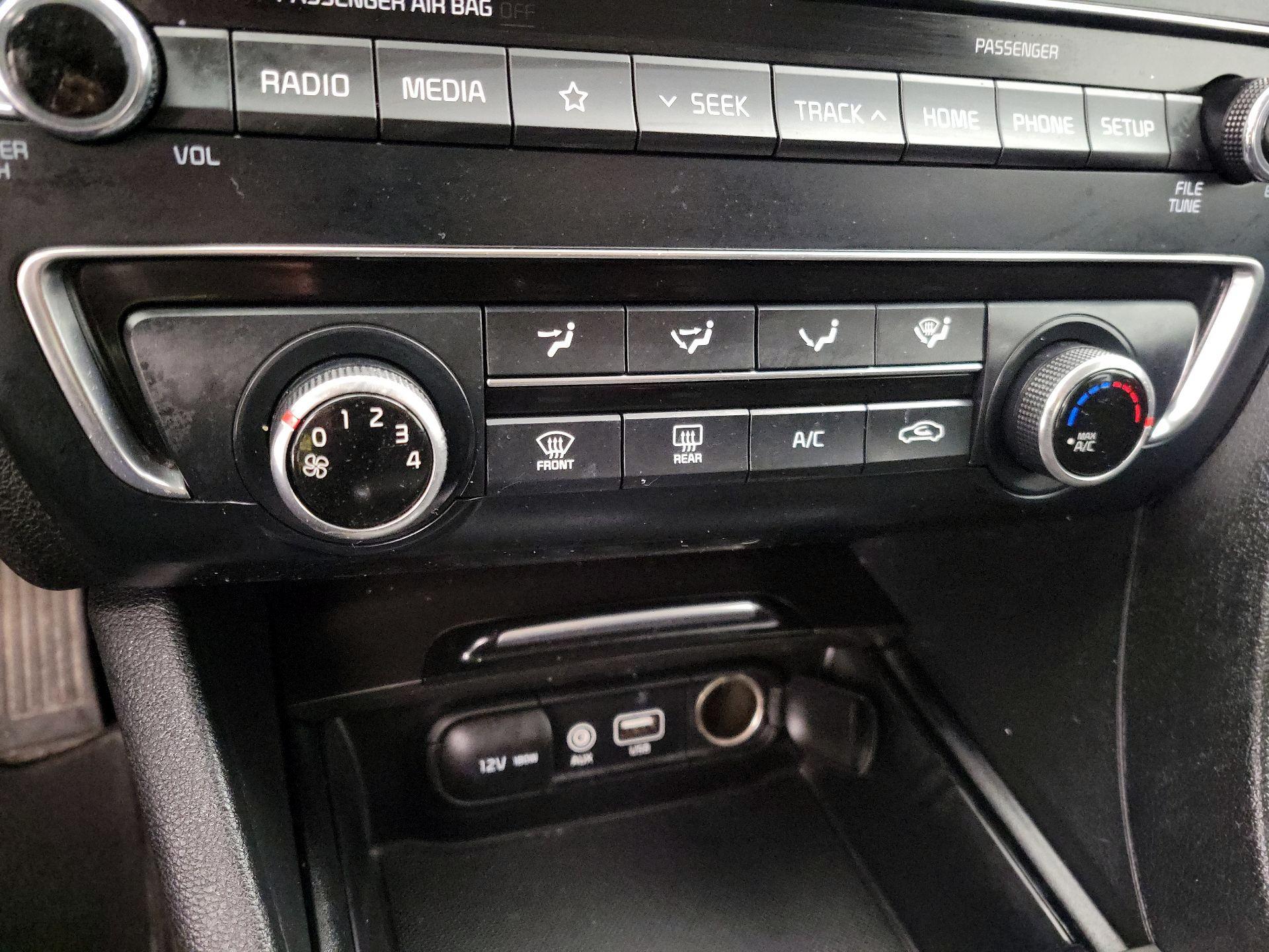 Thumbnail: 2019 Kia Optima - 16