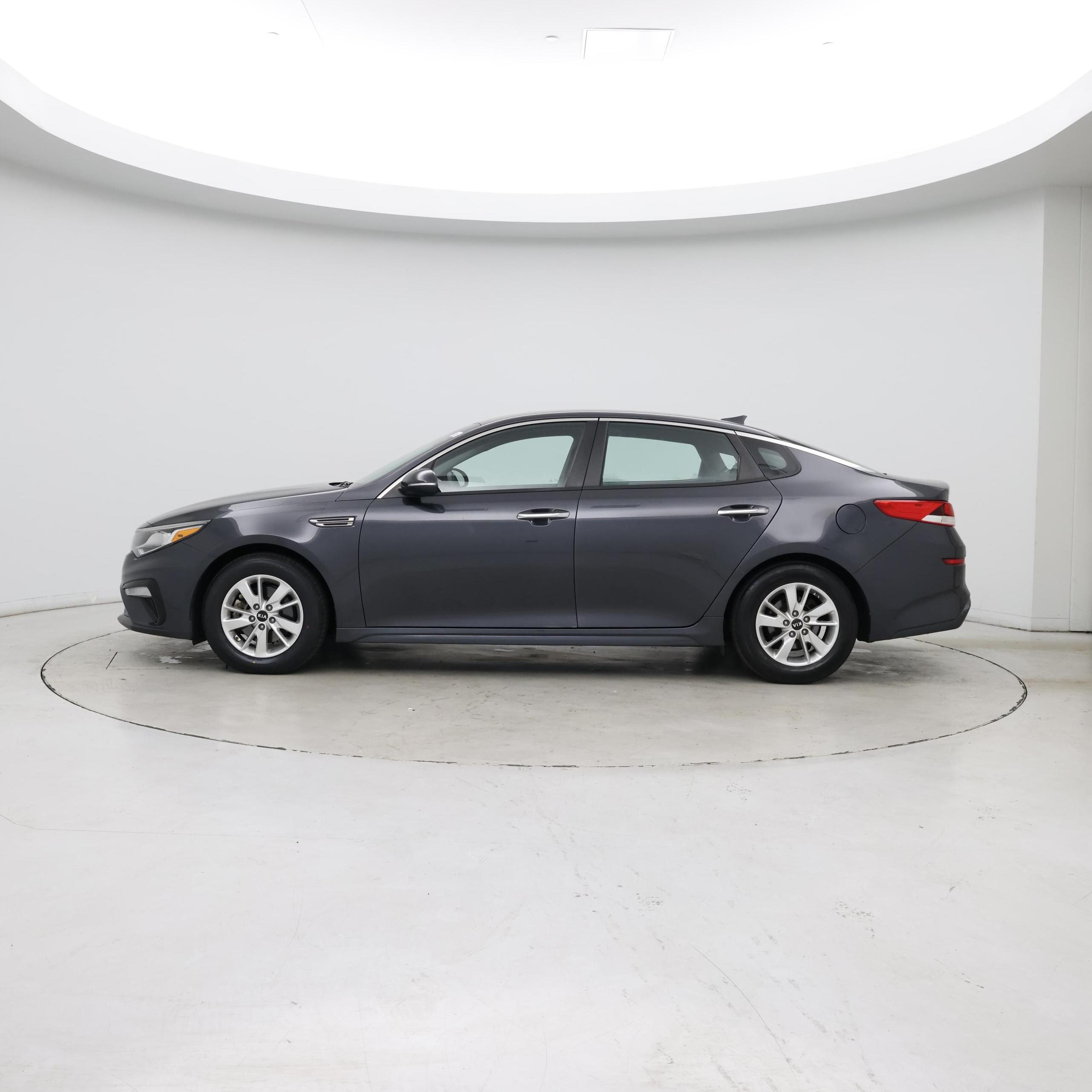 Thumbnail: 2019 Kia Optima - 3