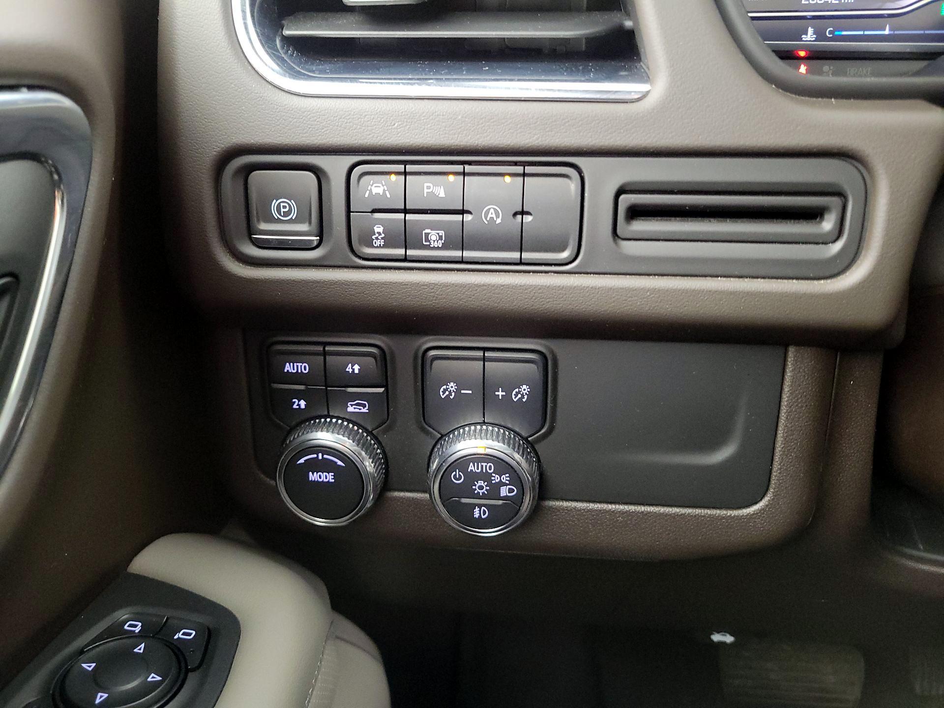 Thumbnail: 2023 GMC Yukon XL - 13