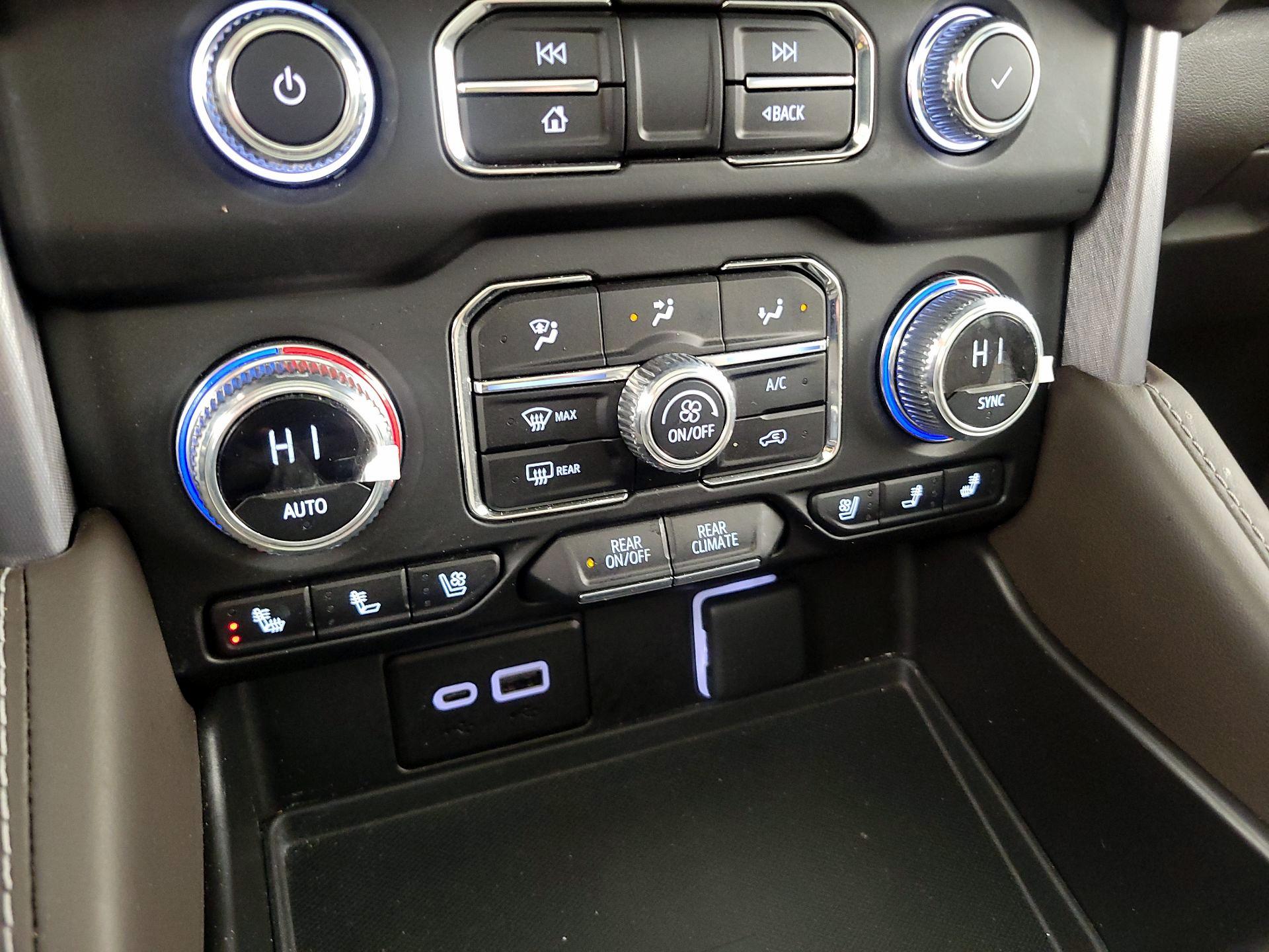 Thumbnail: 2023 GMC Yukon XL - 17