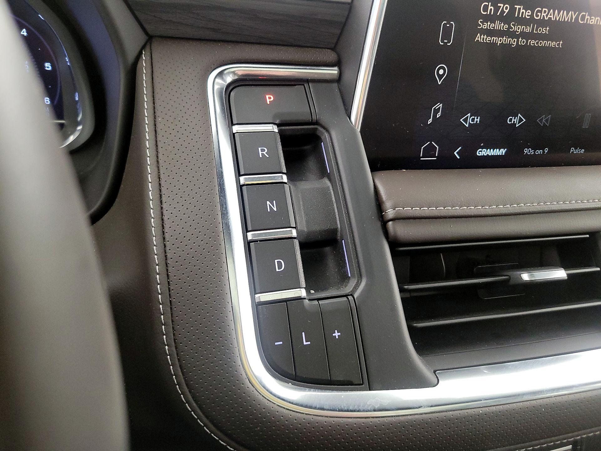 Thumbnail: 2023 GMC Yukon XL - 18