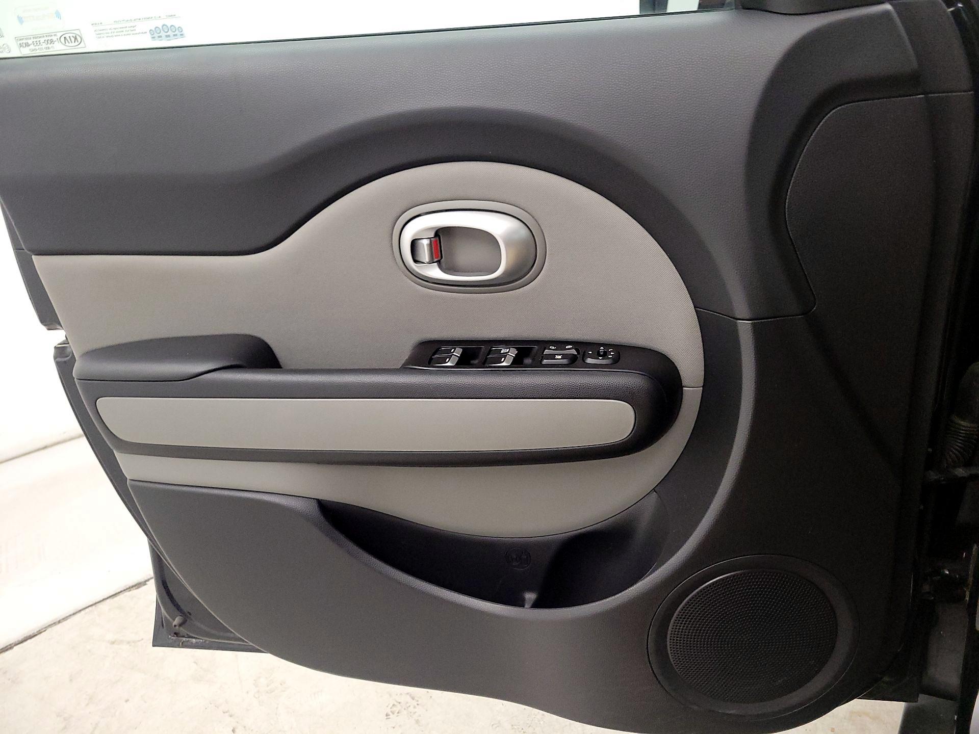 Thumbnail: 2018 Kia Soul - 12