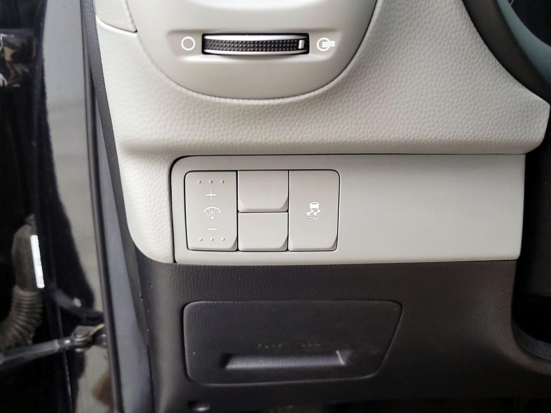 Thumbnail: 2018 Kia Soul - 13